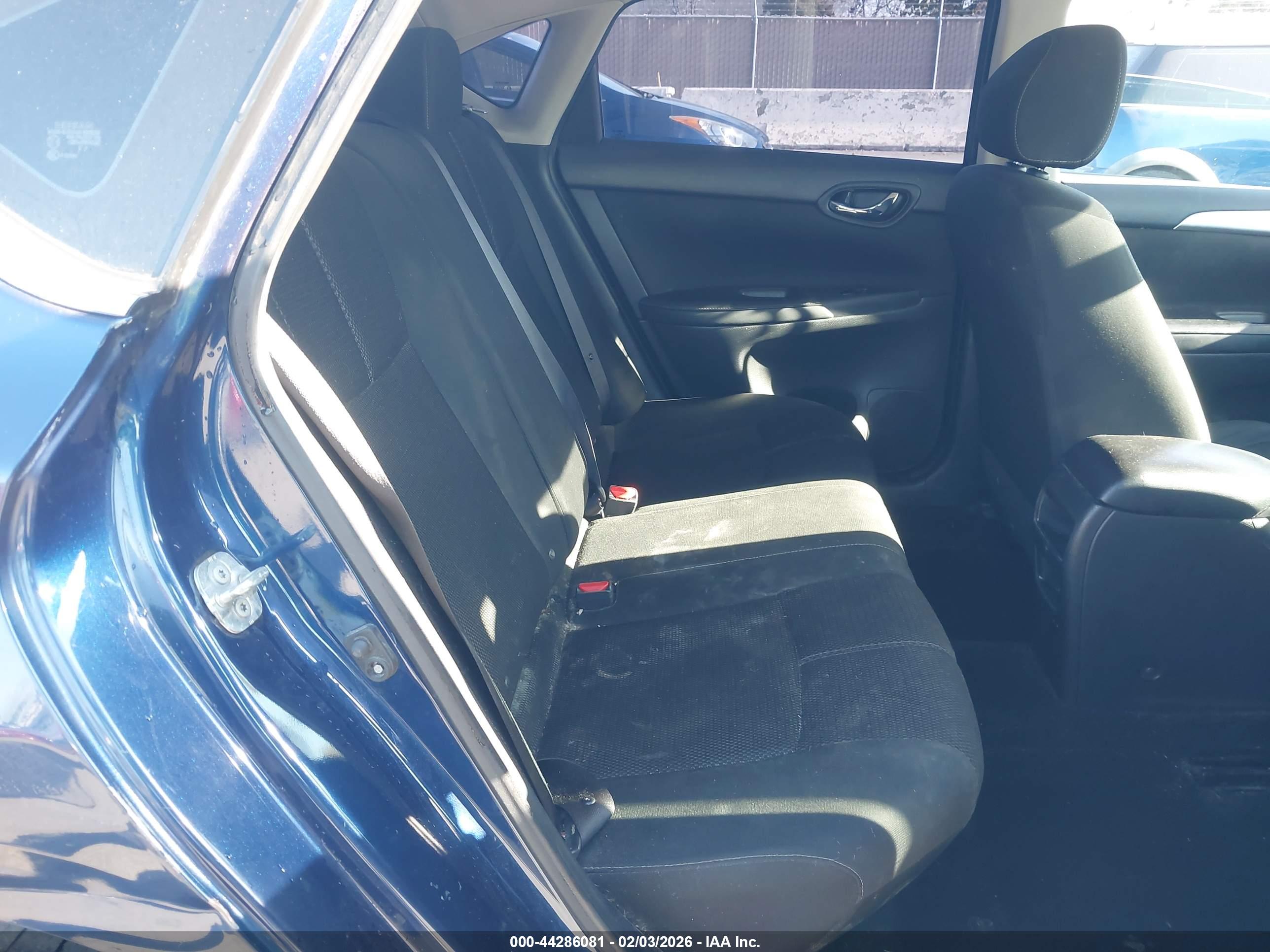 NISSAN SENTRA image 8