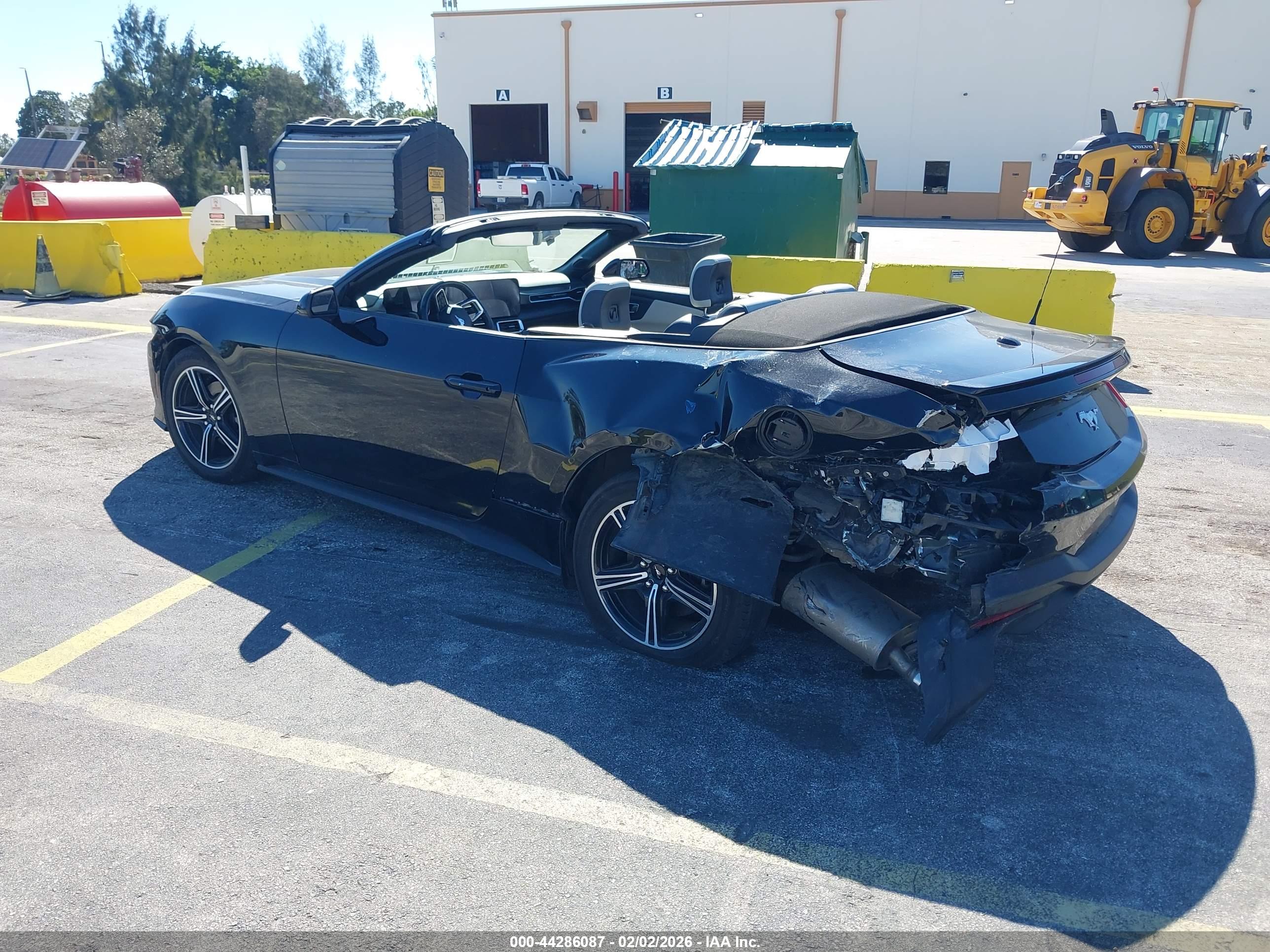 FORD MUSTANG image 3