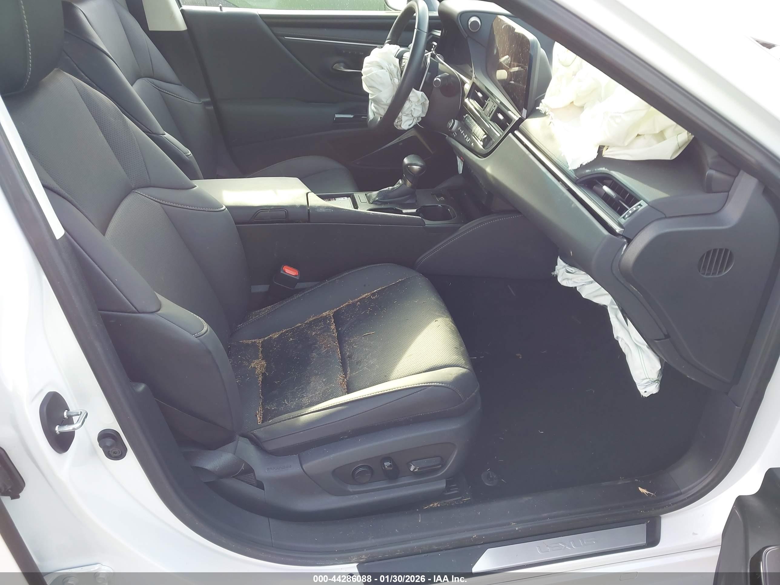 LEXUS ES image 5