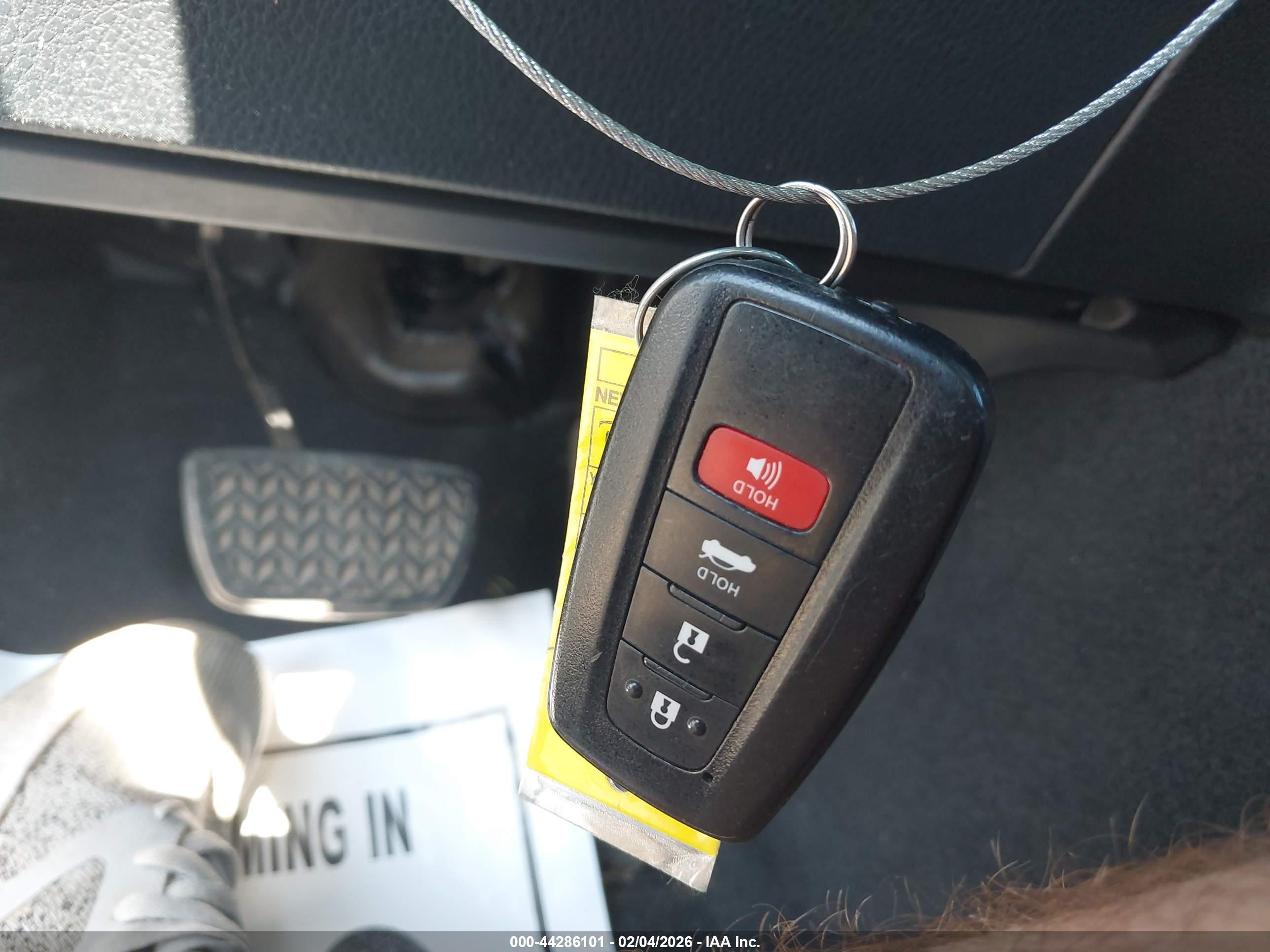 TOYOTA CAMRY image 11