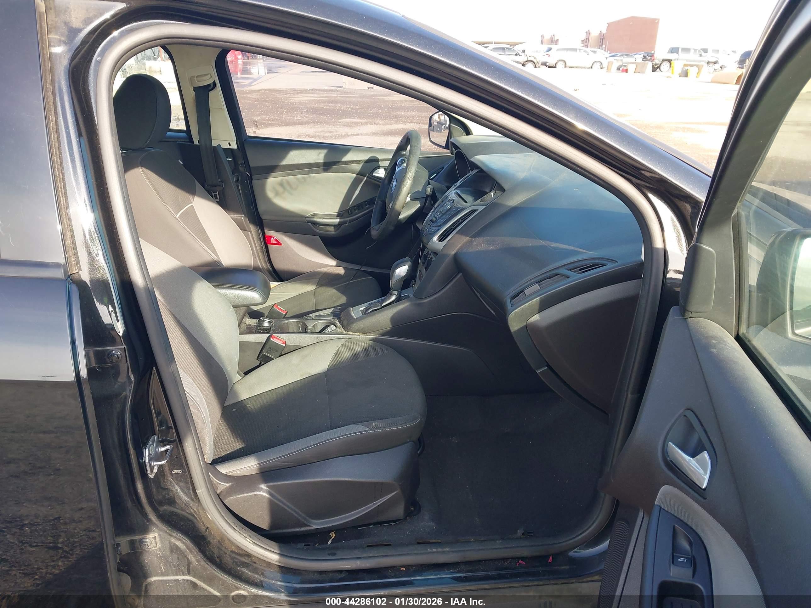 FORD FOCUS image 5