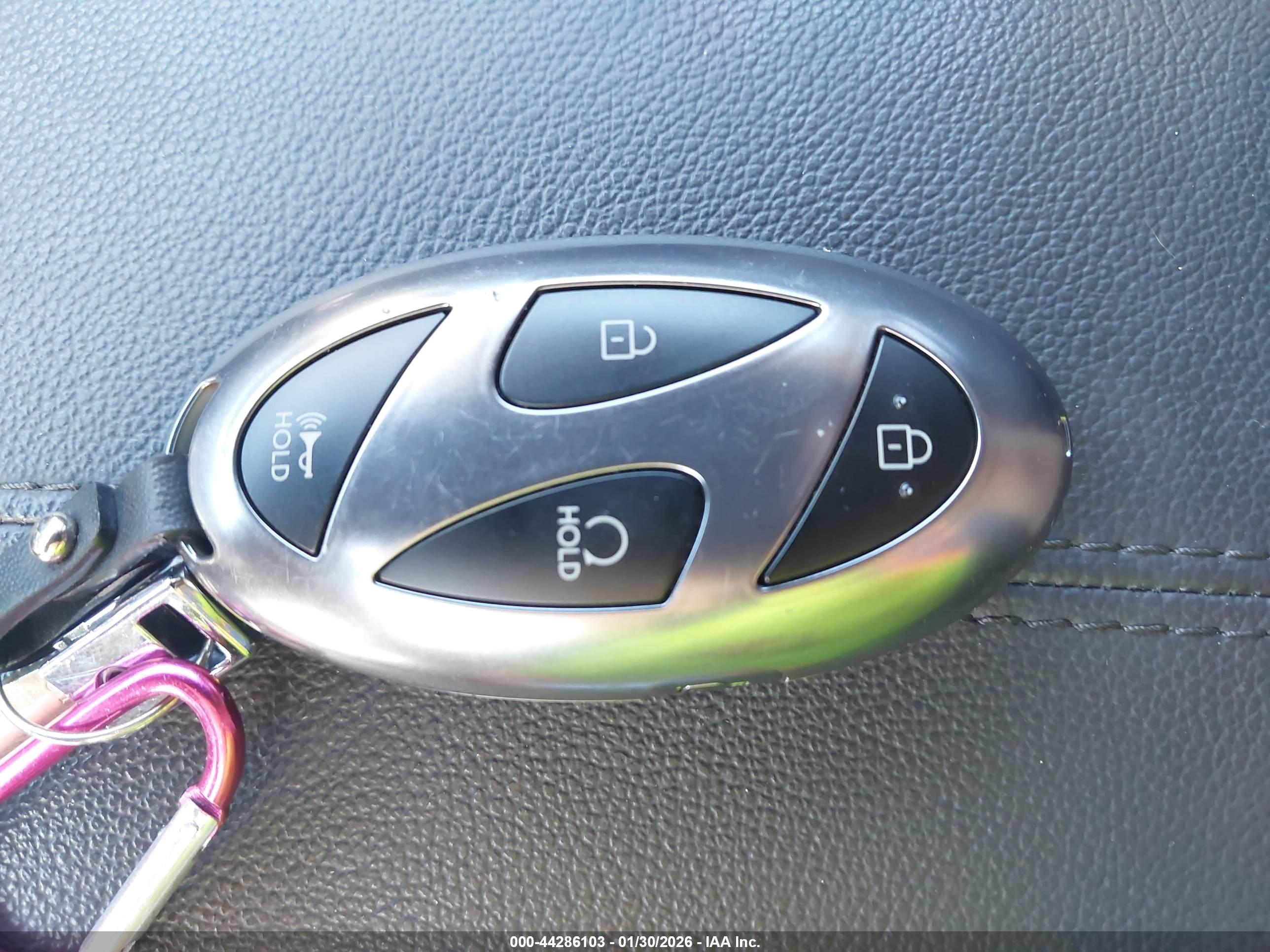 HYUNDAI TUCSON image 11