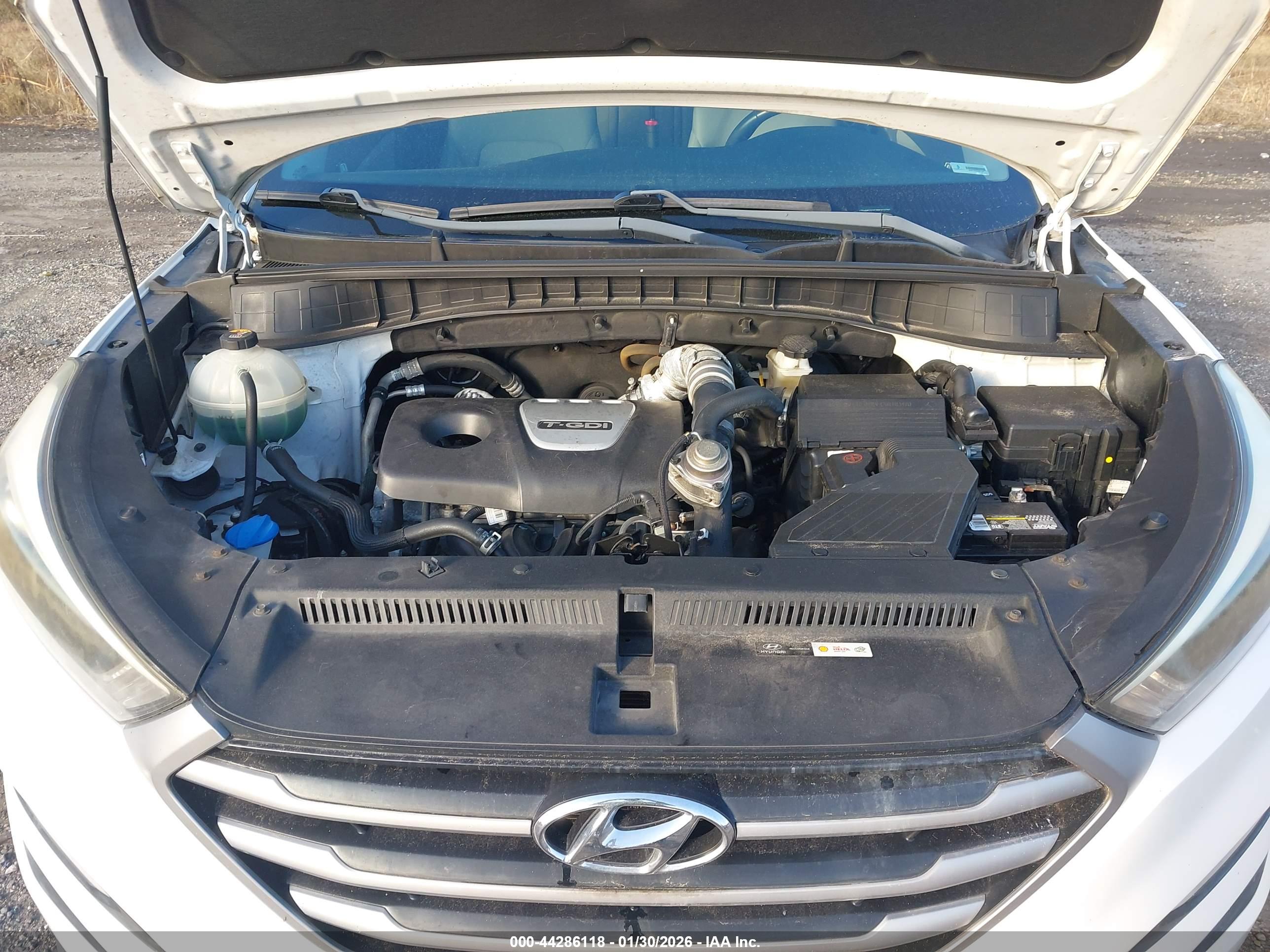 HYUNDAI TUCSON image 10