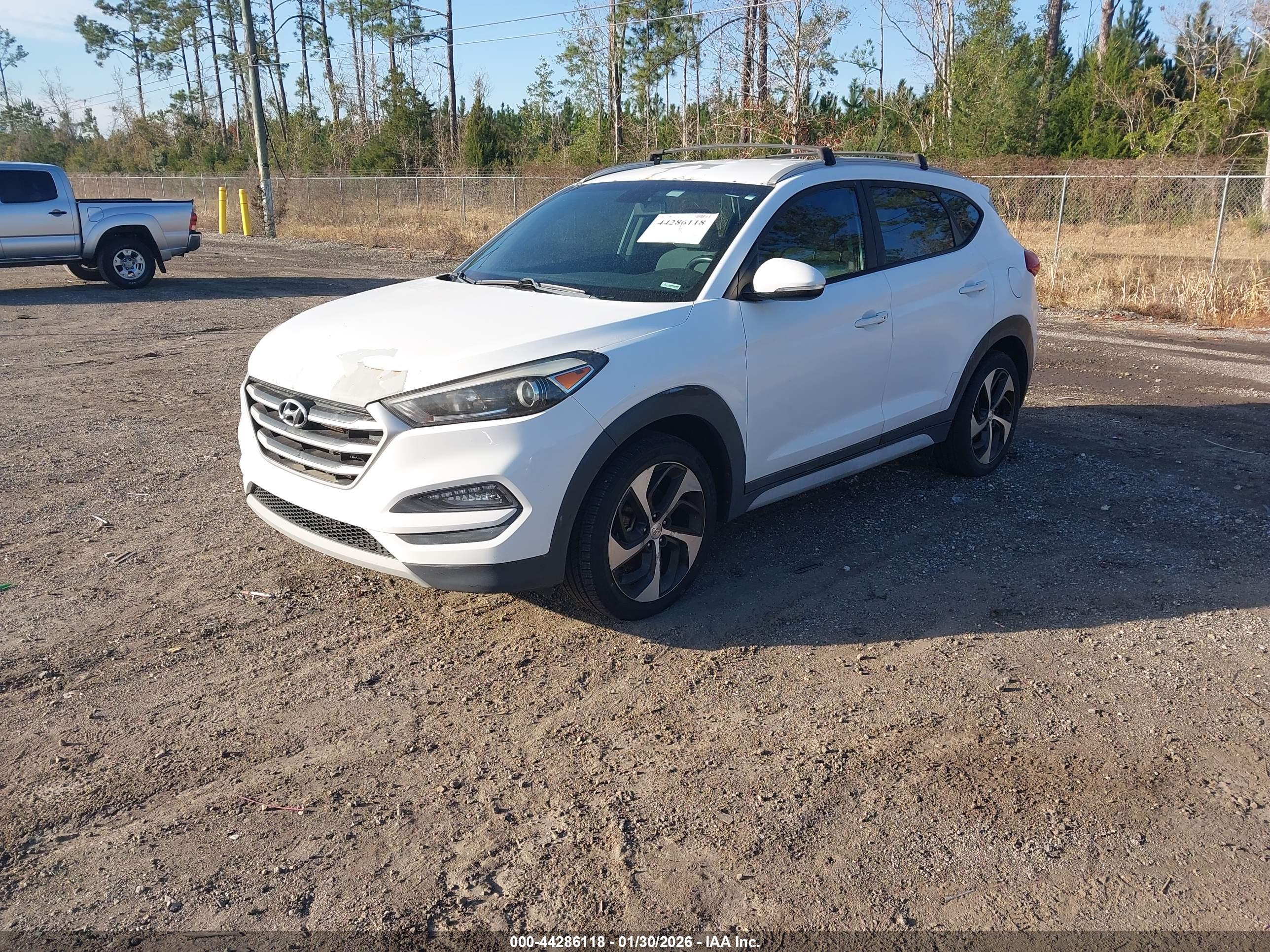 HYUNDAI TUCSON image 2