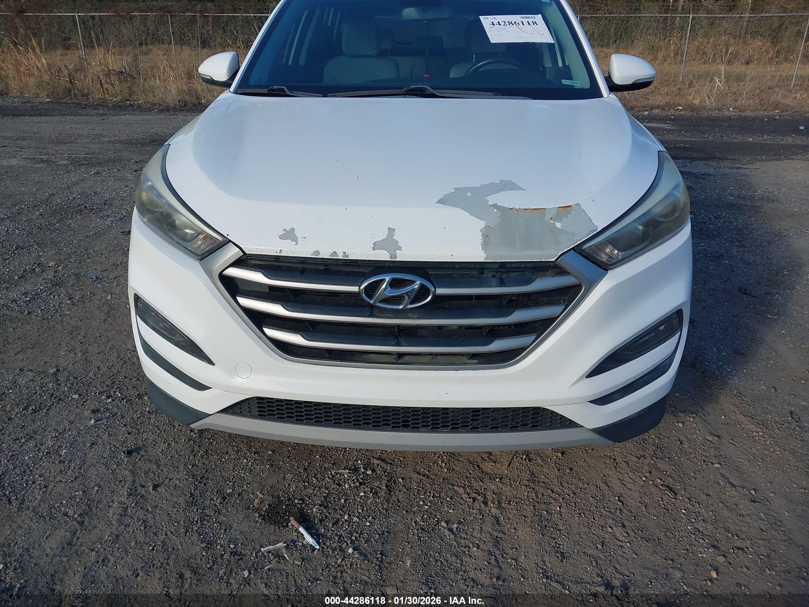 HYUNDAI TUCSON image 6