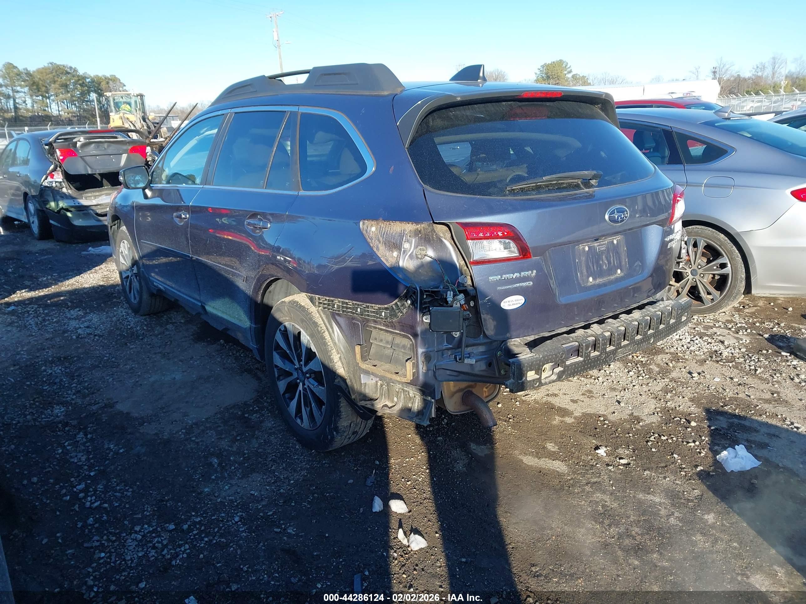 SUBARU OUTBACK image 3