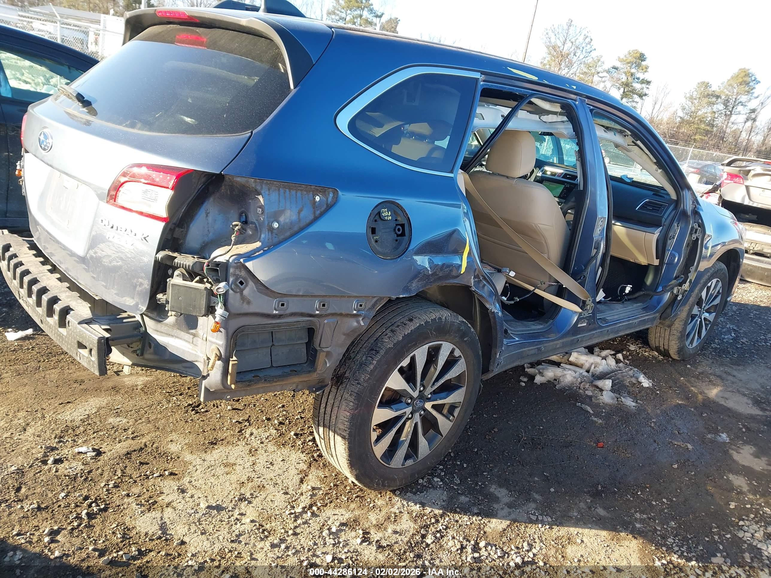 SUBARU OUTBACK image 6