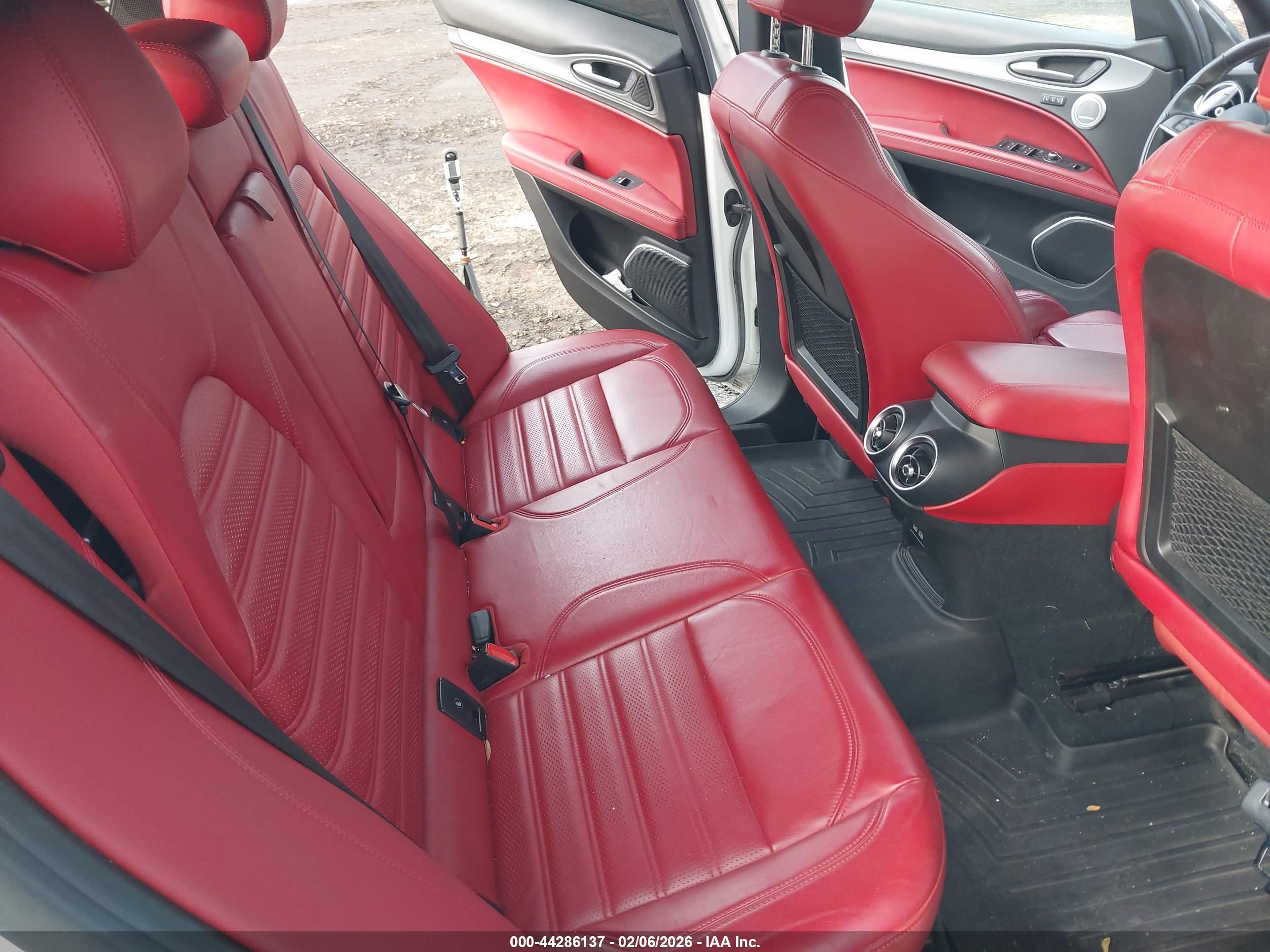ALFA ROMEO image 8