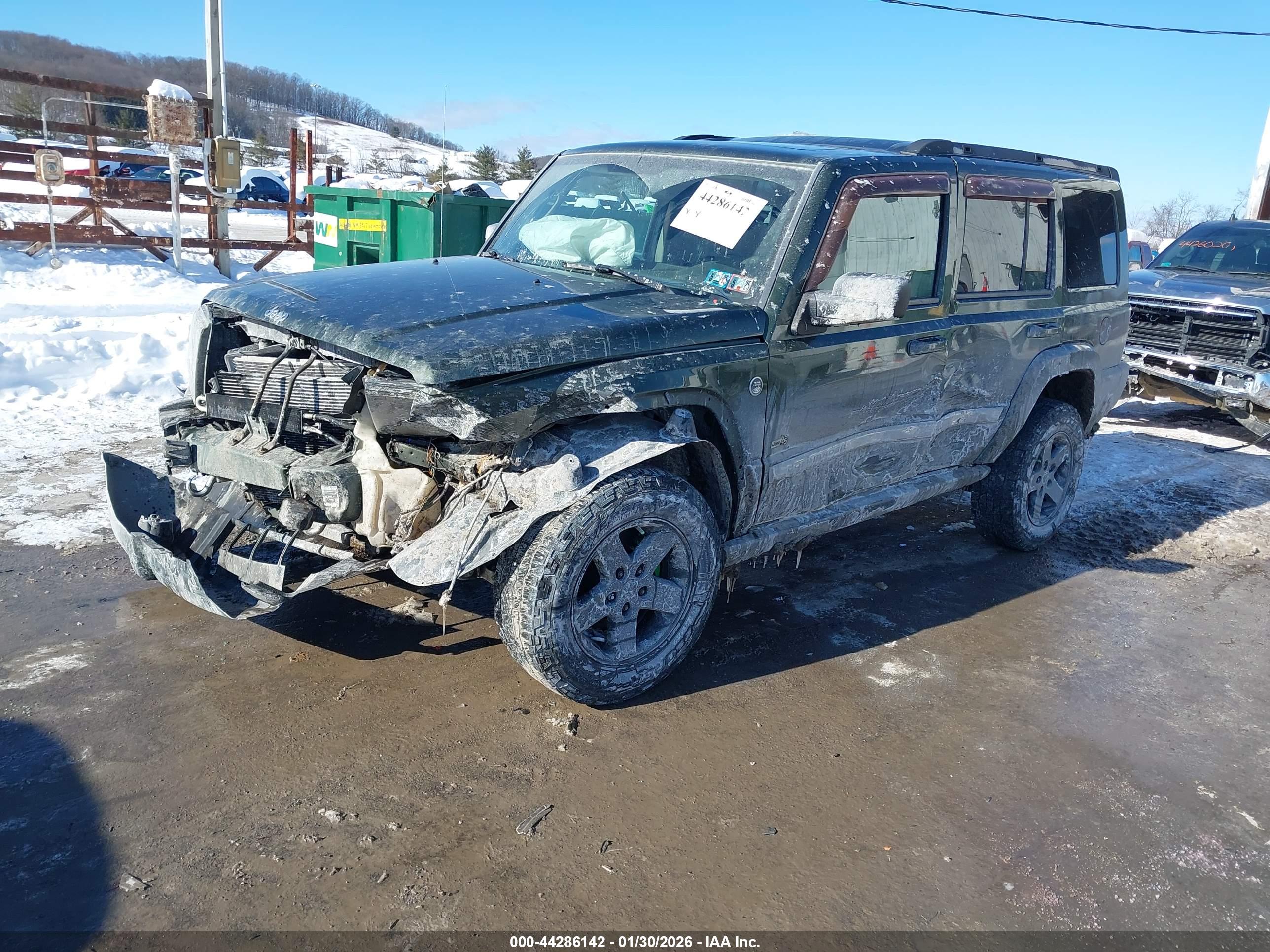 JEEP COMMANDER image 2