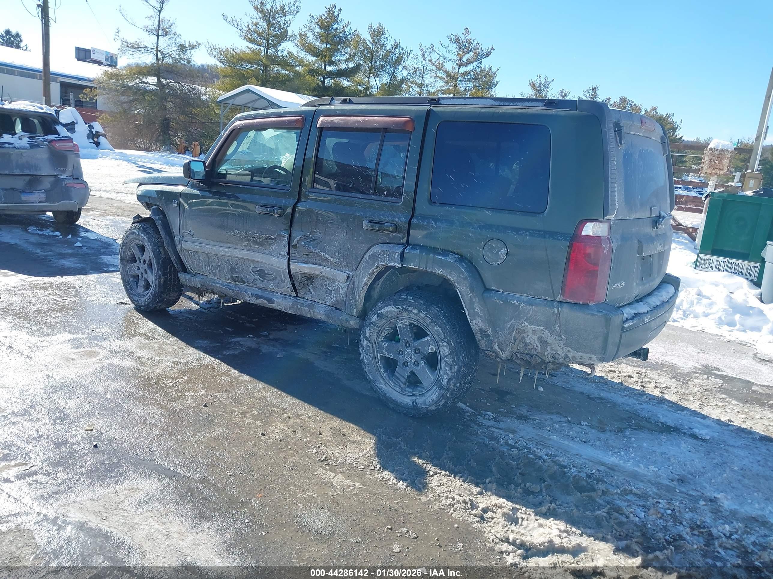 JEEP COMMANDER image 3