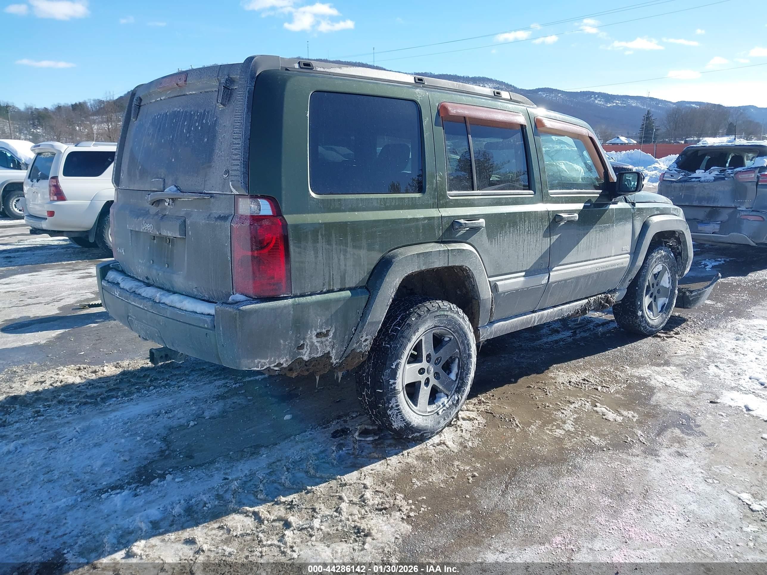 JEEP COMMANDER image 4