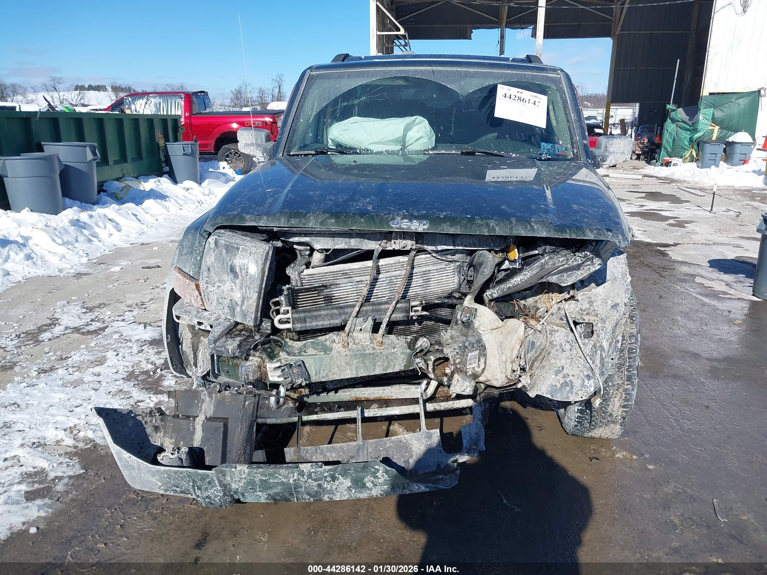 JEEP COMMANDER image 6
