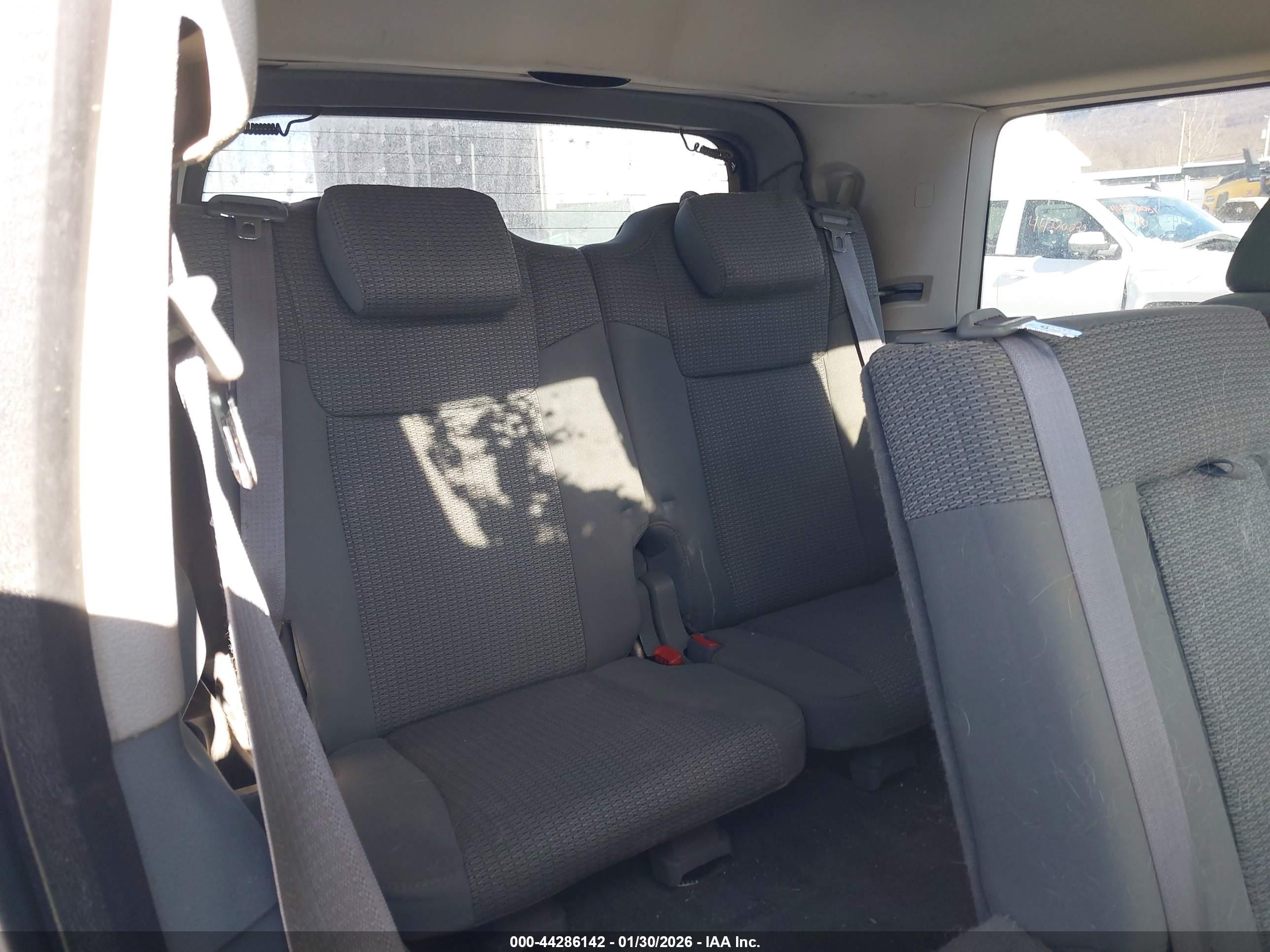 JEEP COMMANDER image 8