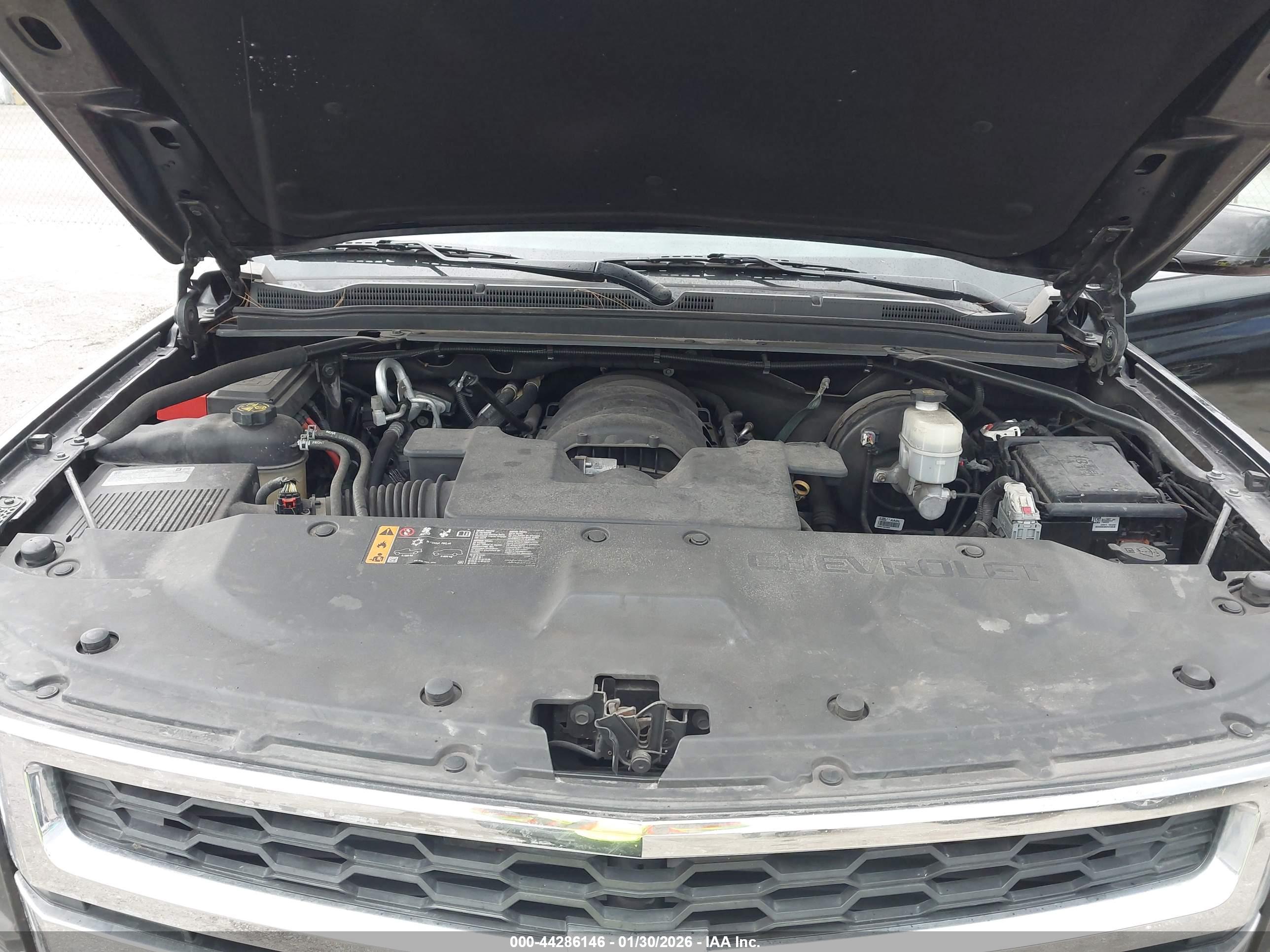 CHEVROLET SUBURBAN image 10
