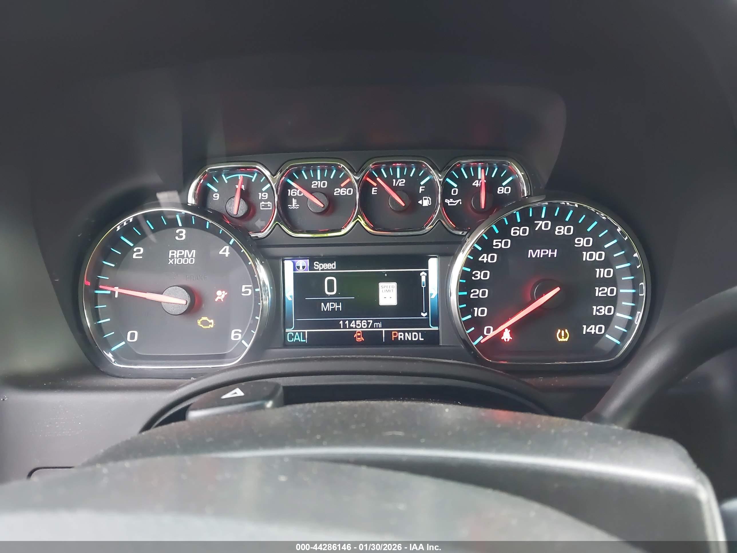CHEVROLET SUBURBAN image 7