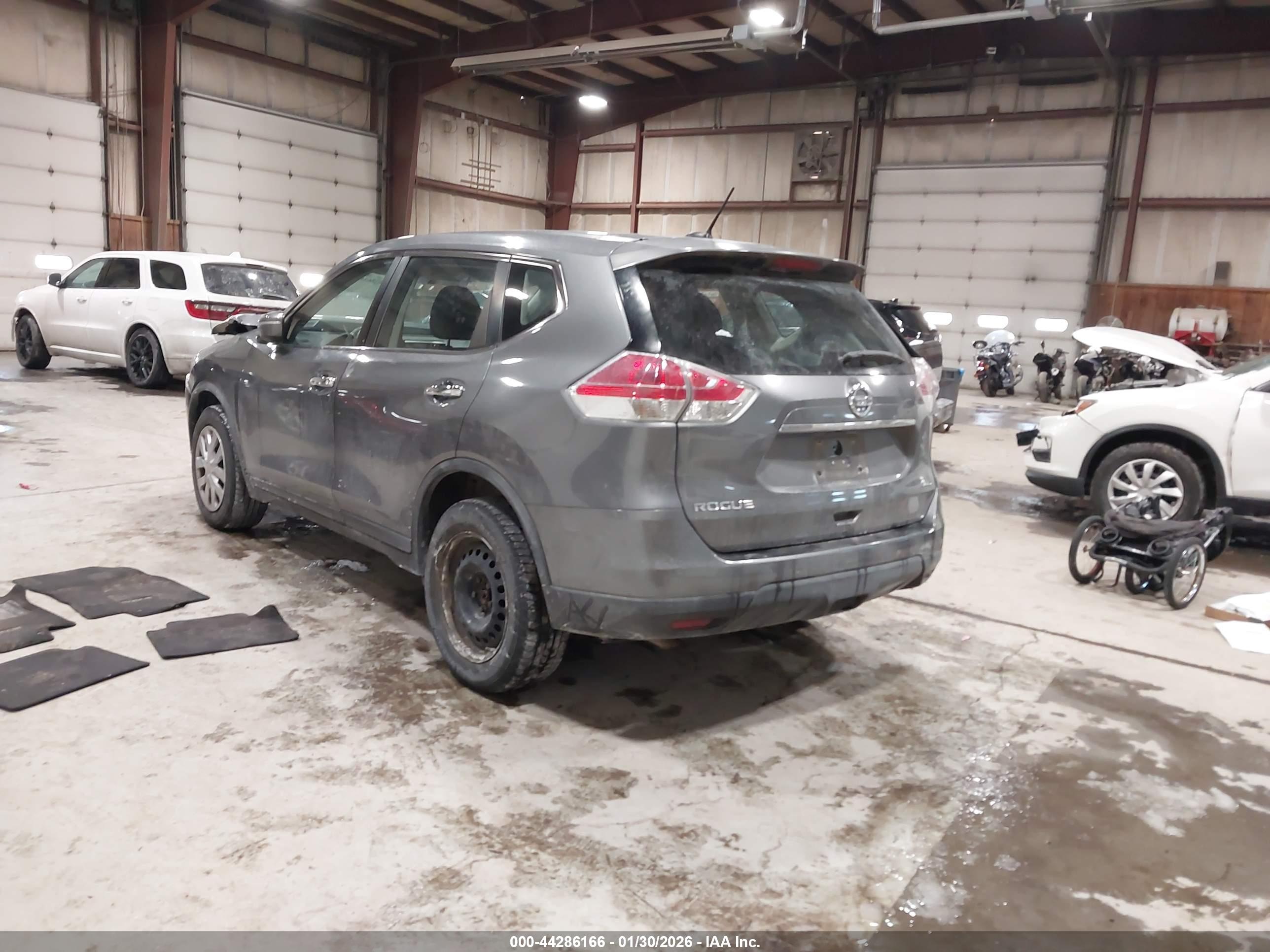 NISSAN ROGUE image 3