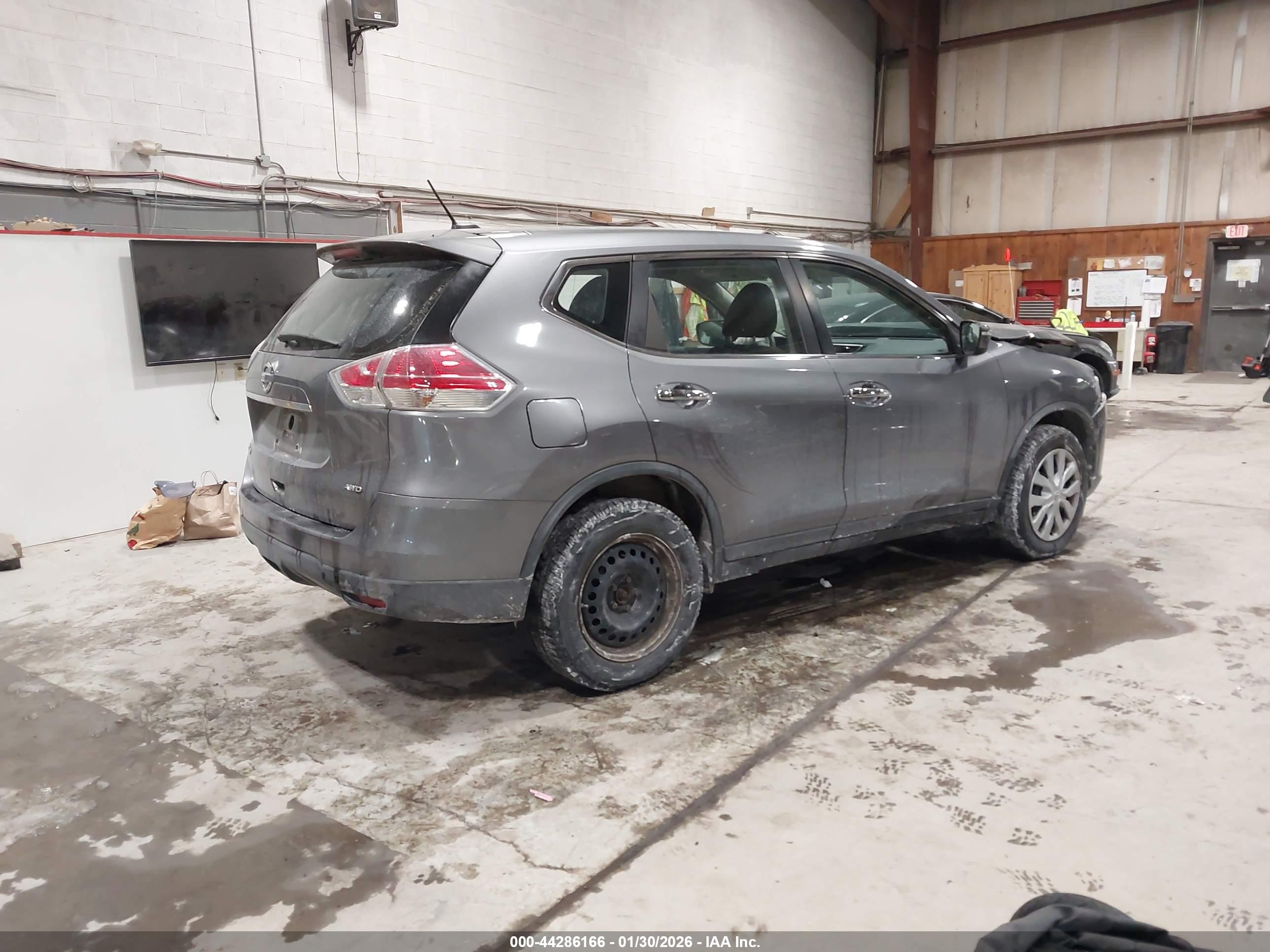 NISSAN ROGUE image 4