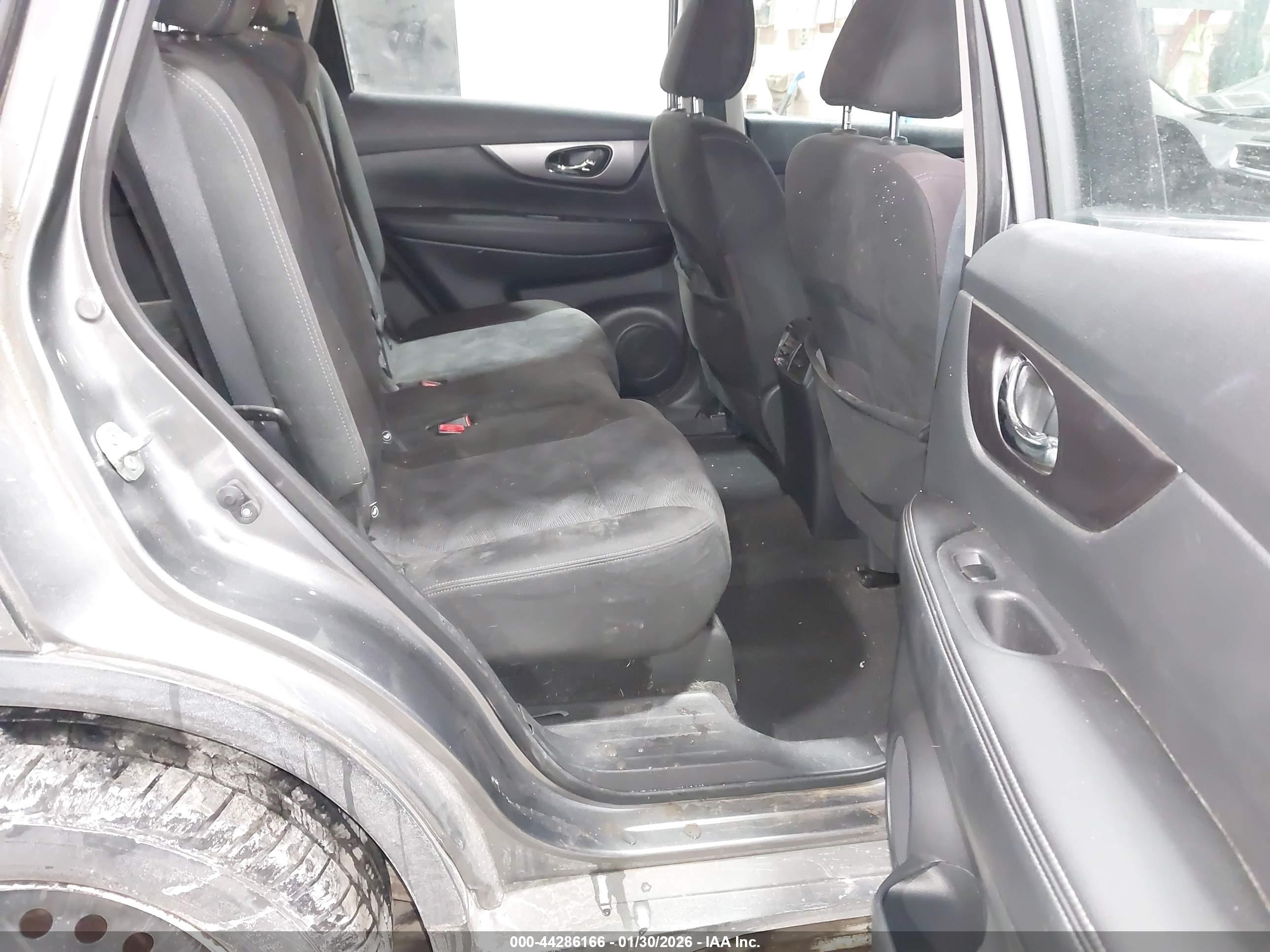 NISSAN ROGUE image 8