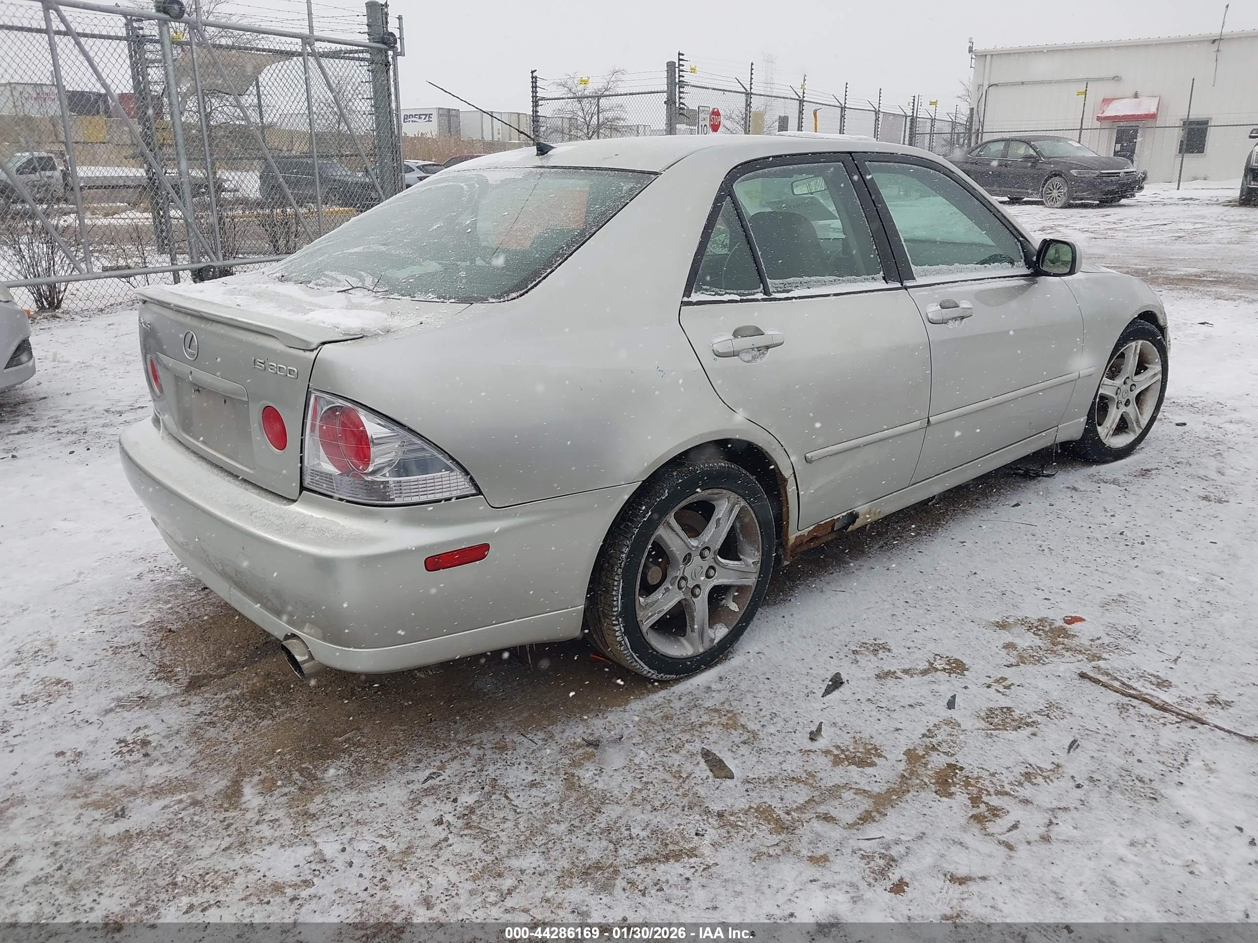 LEXUS IS image 4