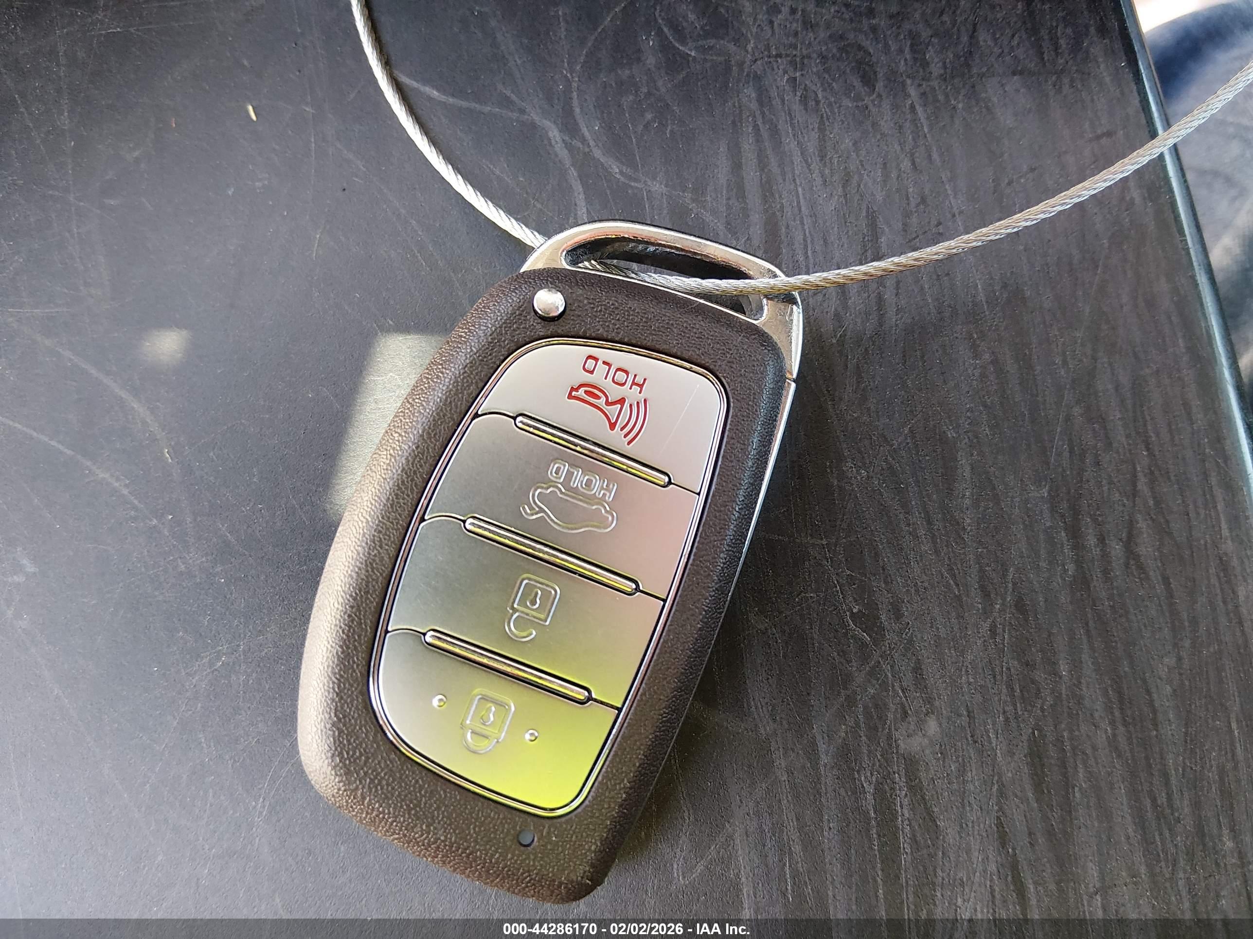 HYUNDAI ELANTRA image 11