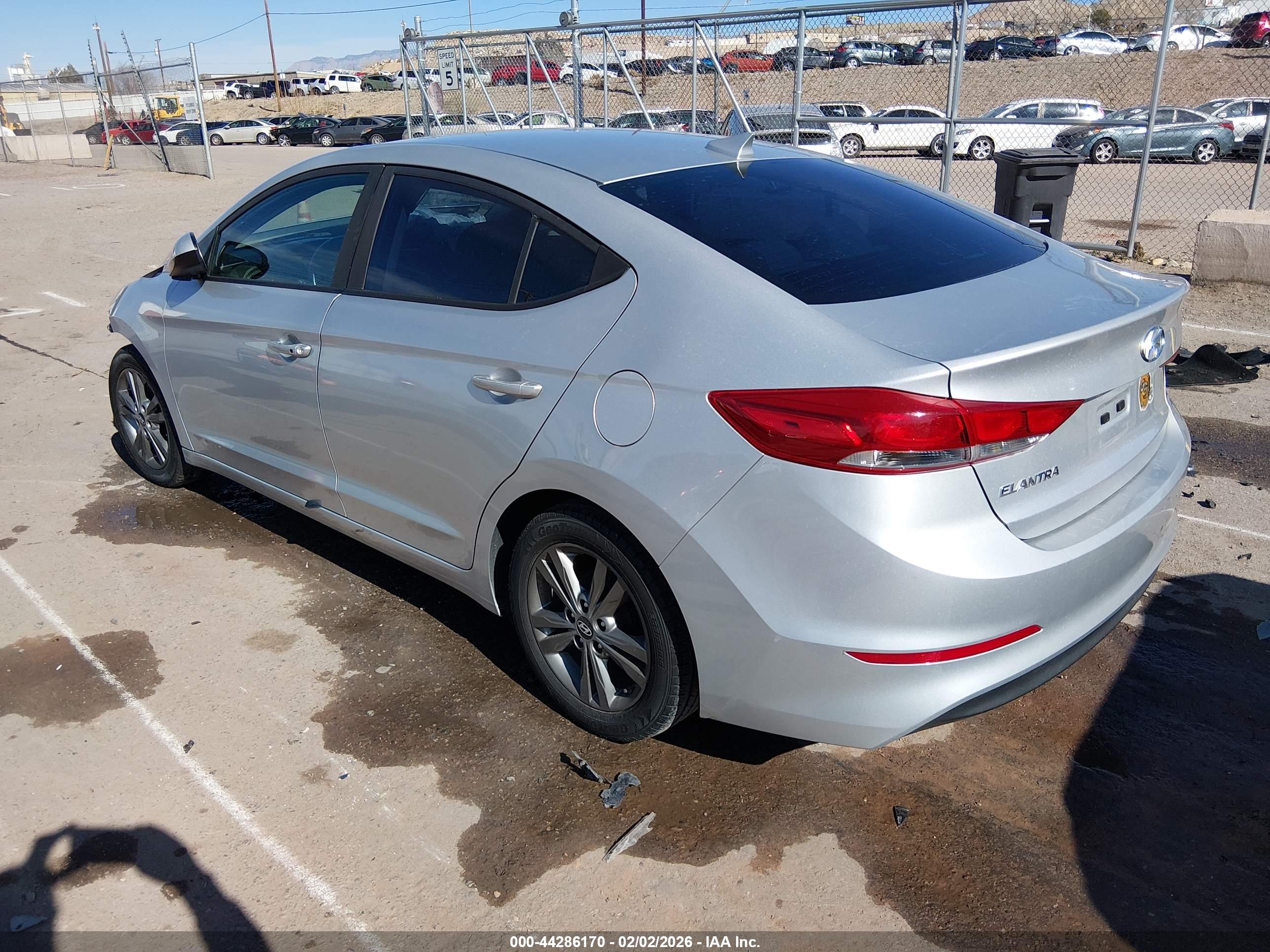 HYUNDAI ELANTRA image 3