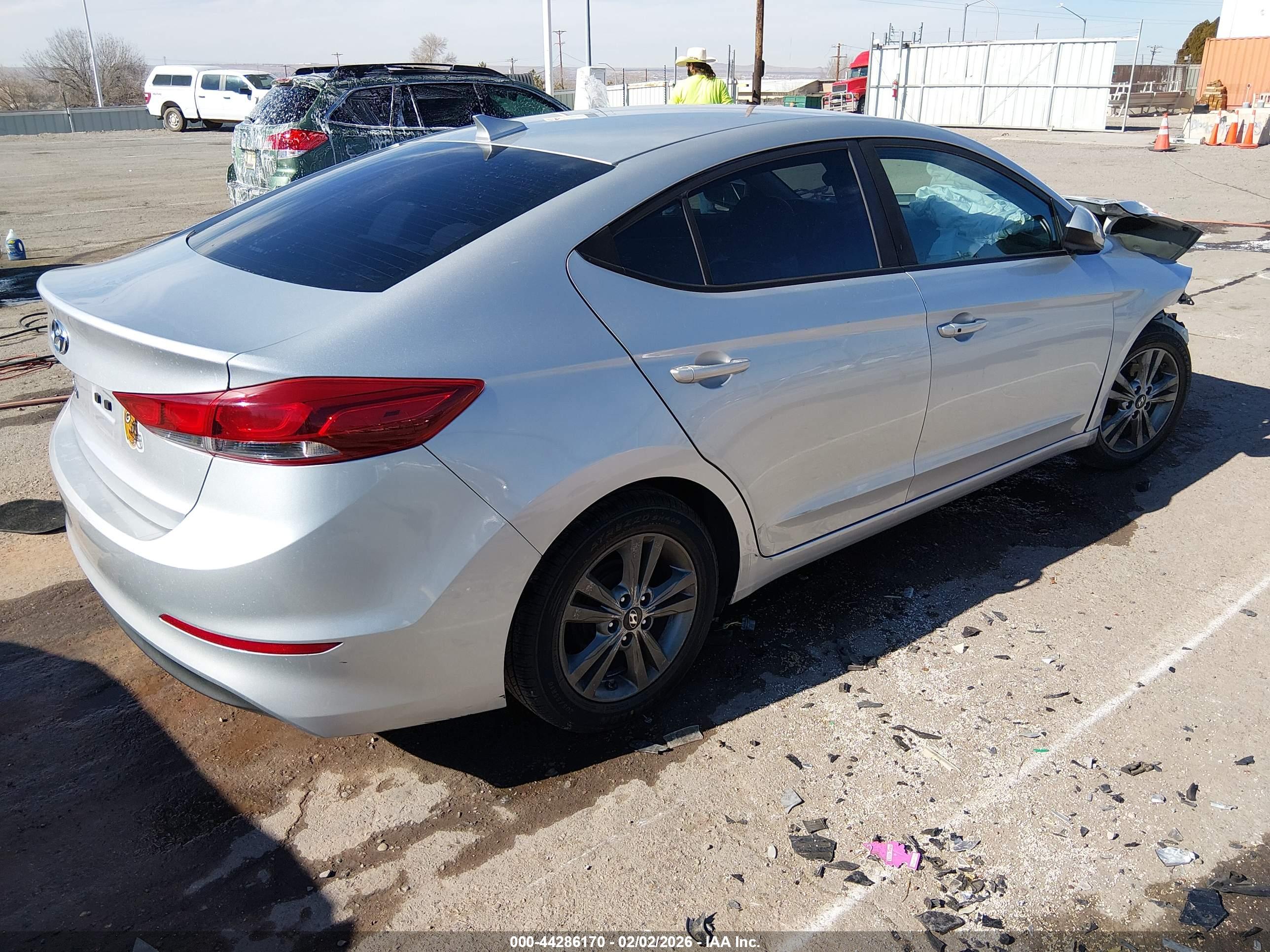 HYUNDAI ELANTRA image 4