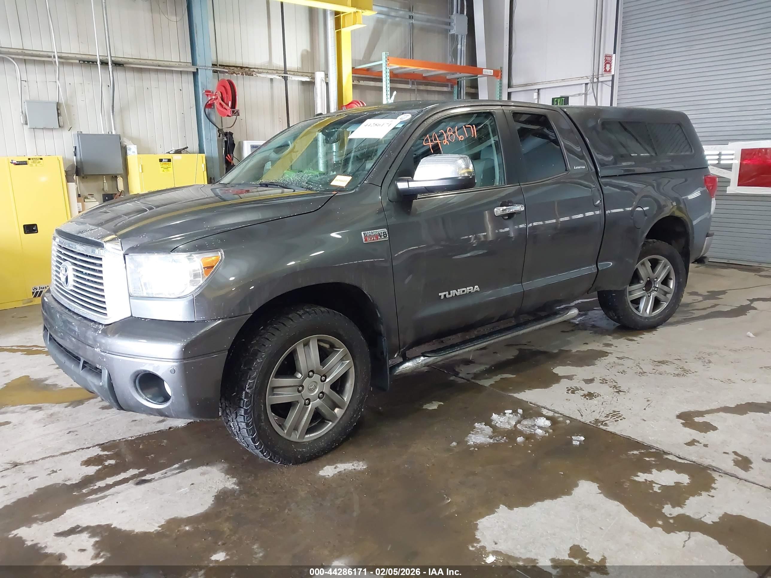 TOYOTA TUNDRA image 2