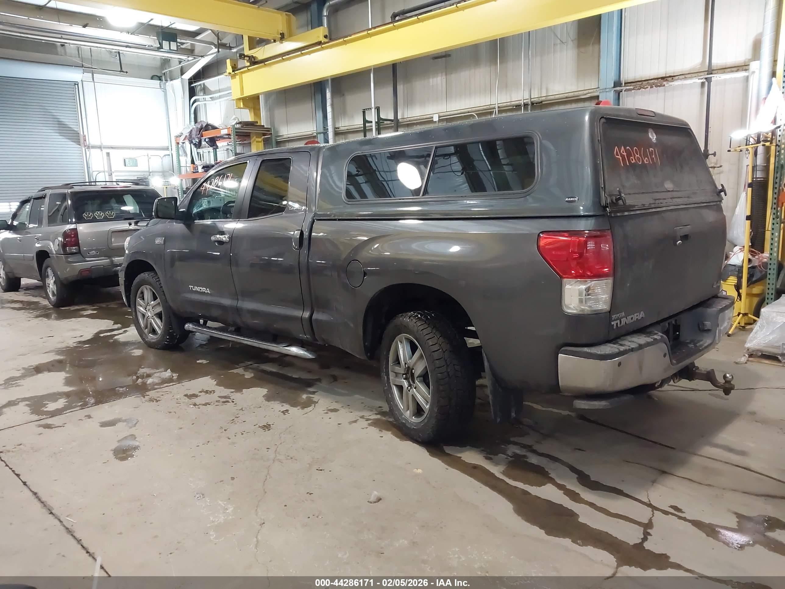 TOYOTA TUNDRA image 3