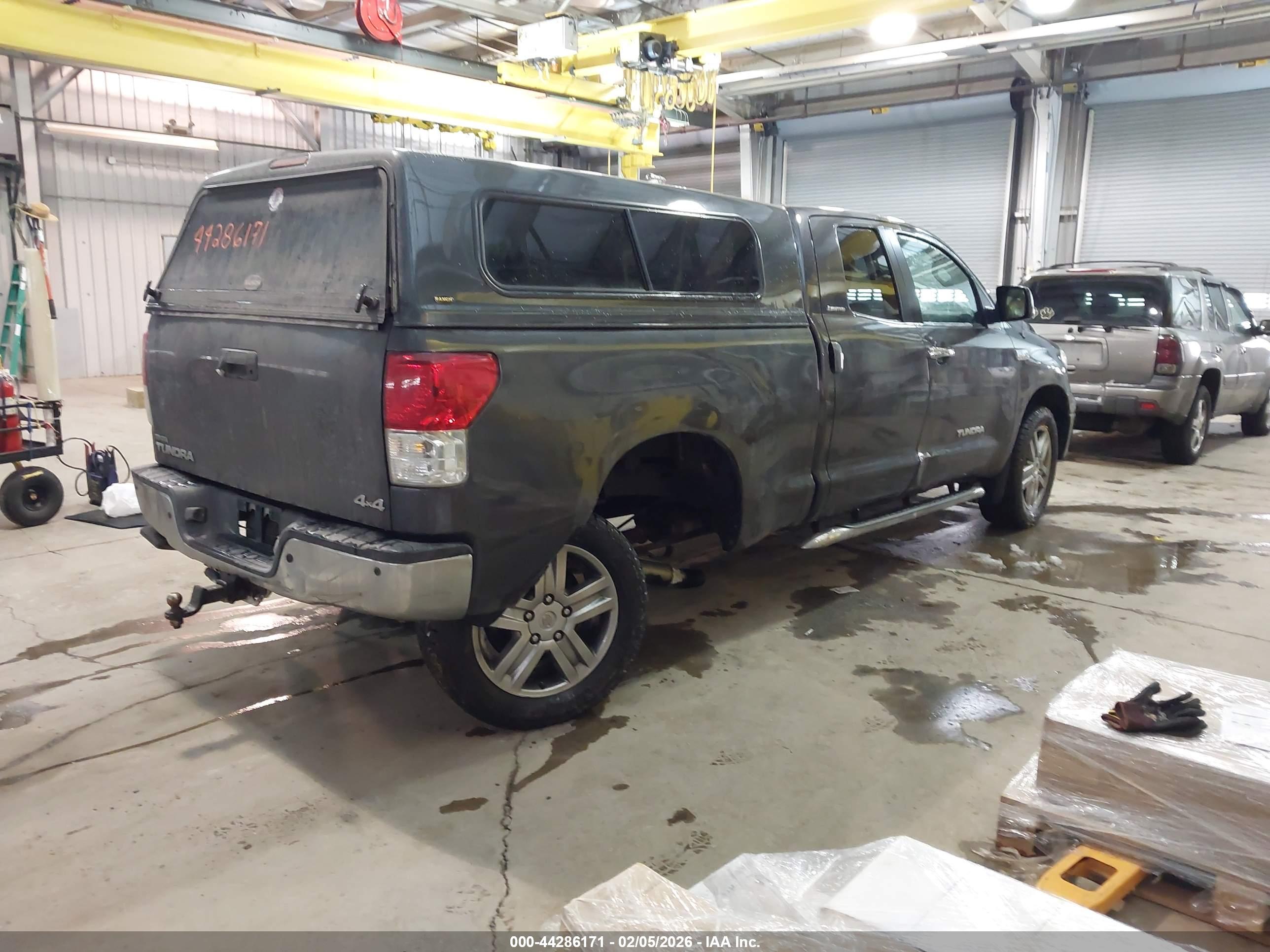 TOYOTA TUNDRA image 4