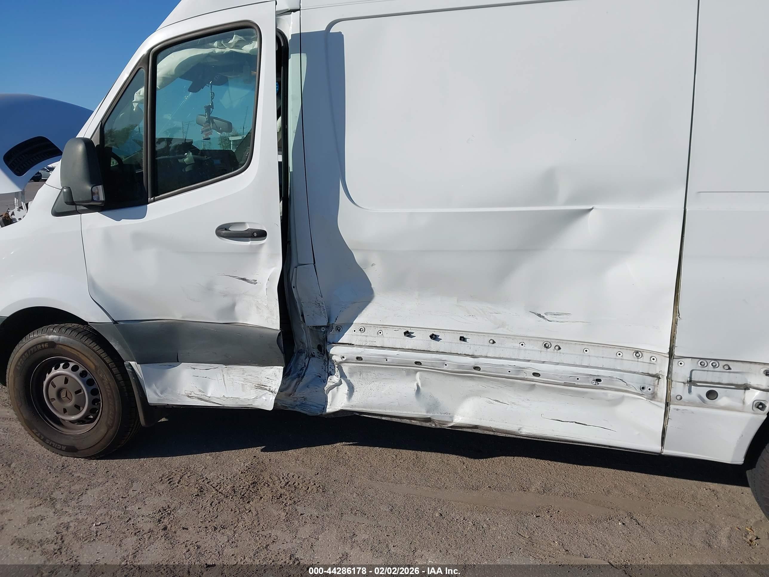 MERCEDES-BENZ SPRINTER image 6
