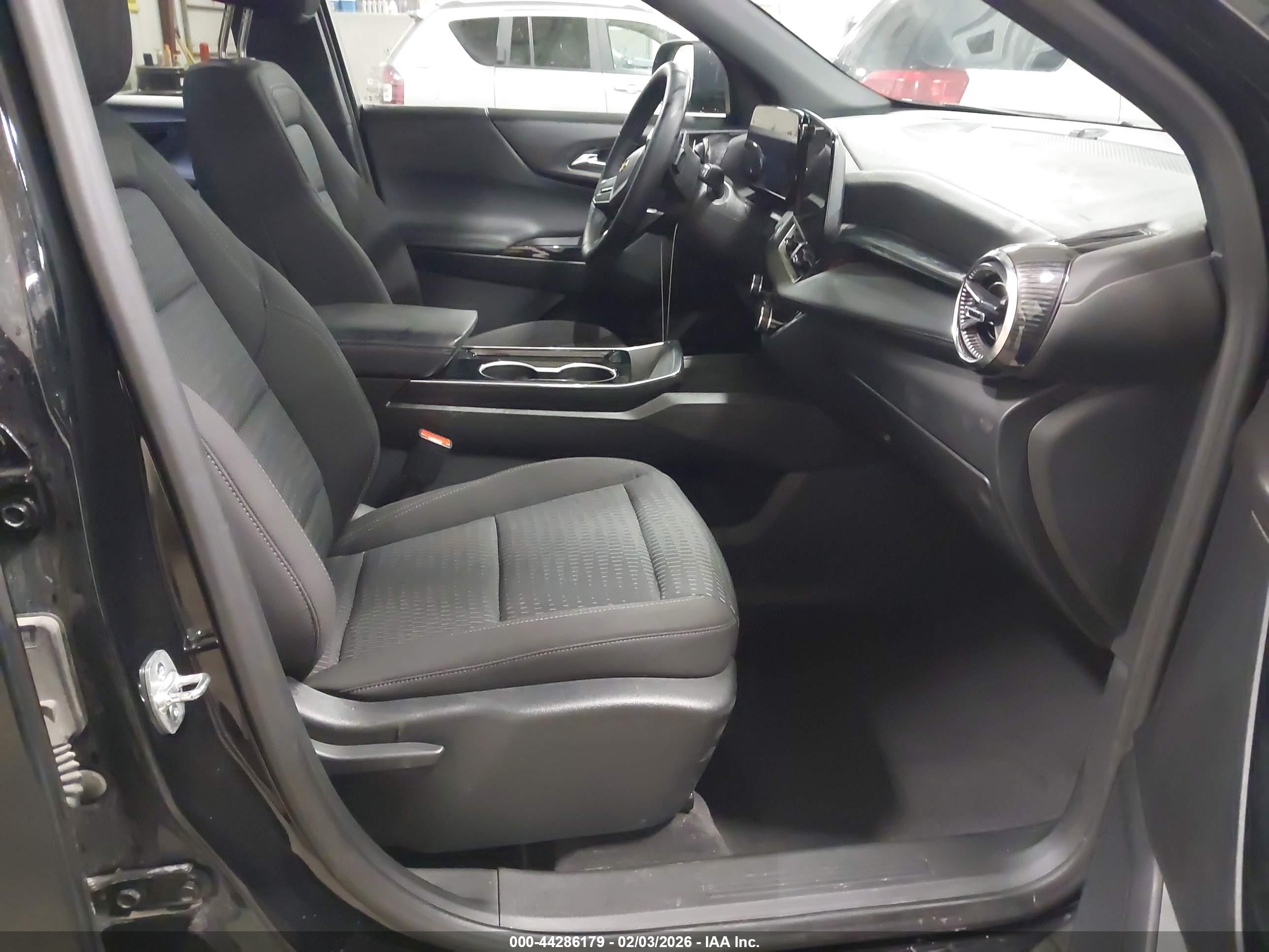 CHEVROLET EQUINOX image 5