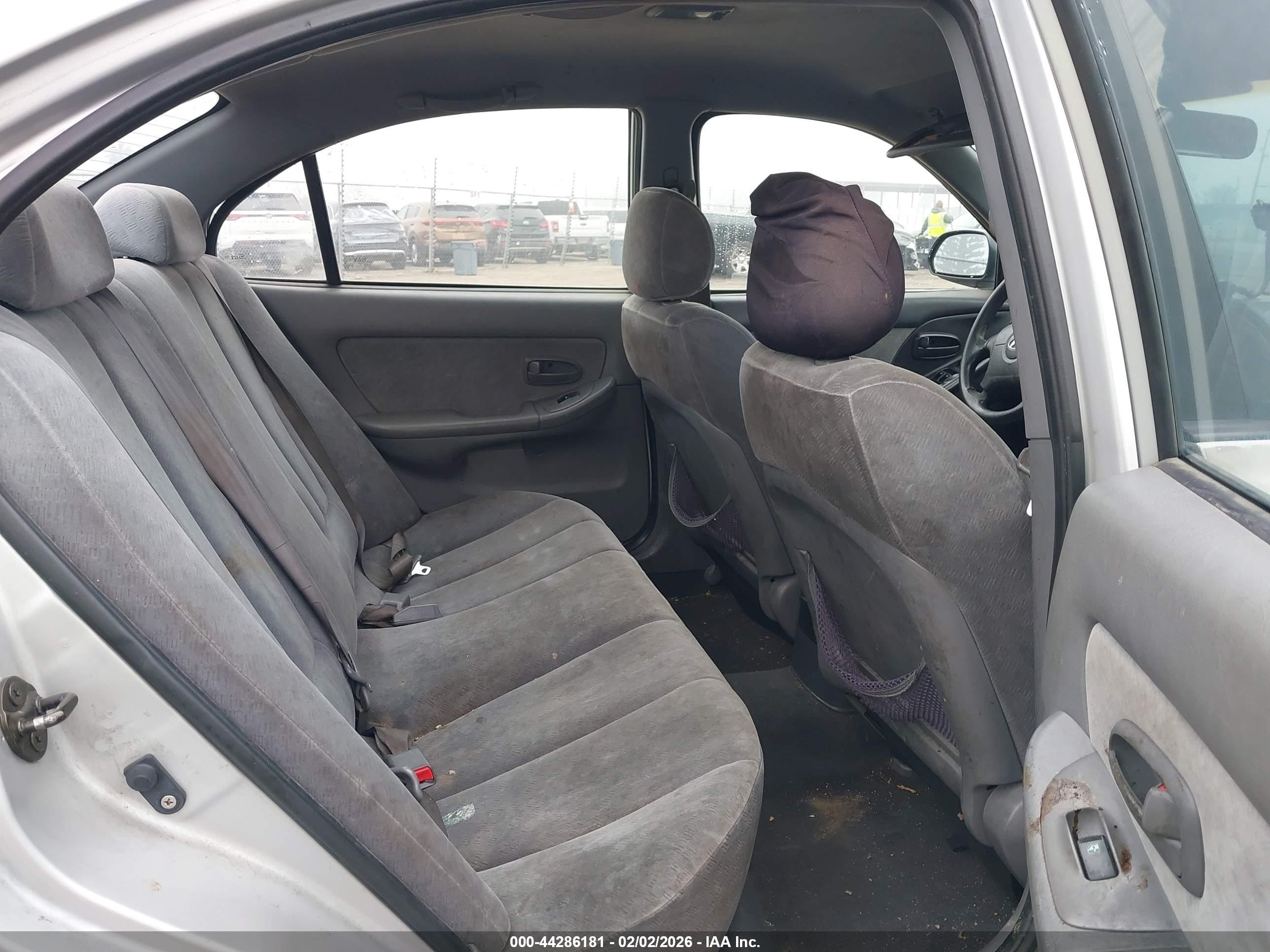 HYUNDAI ELANTRA image 8
