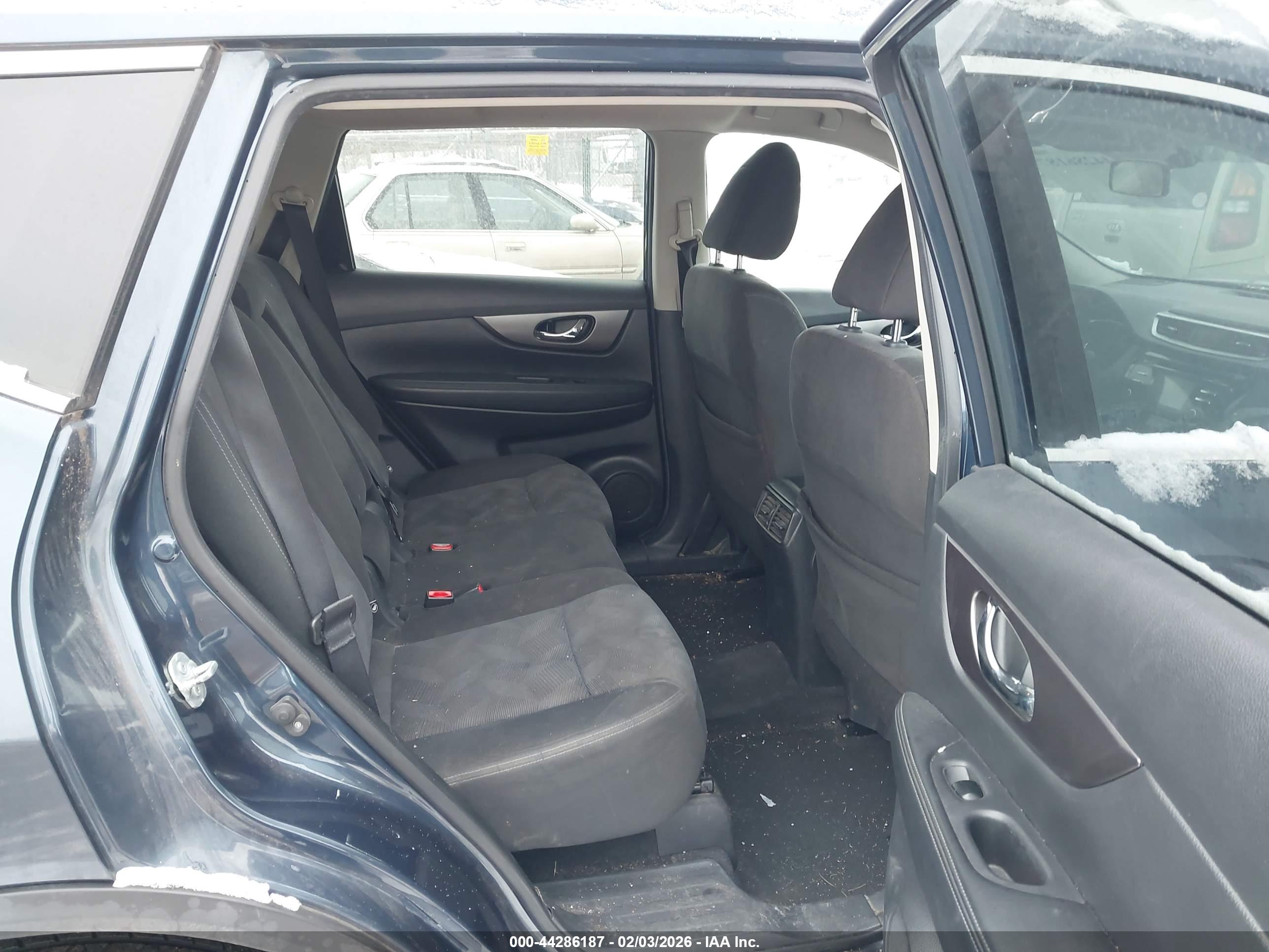 NISSAN ROGUE image 8
