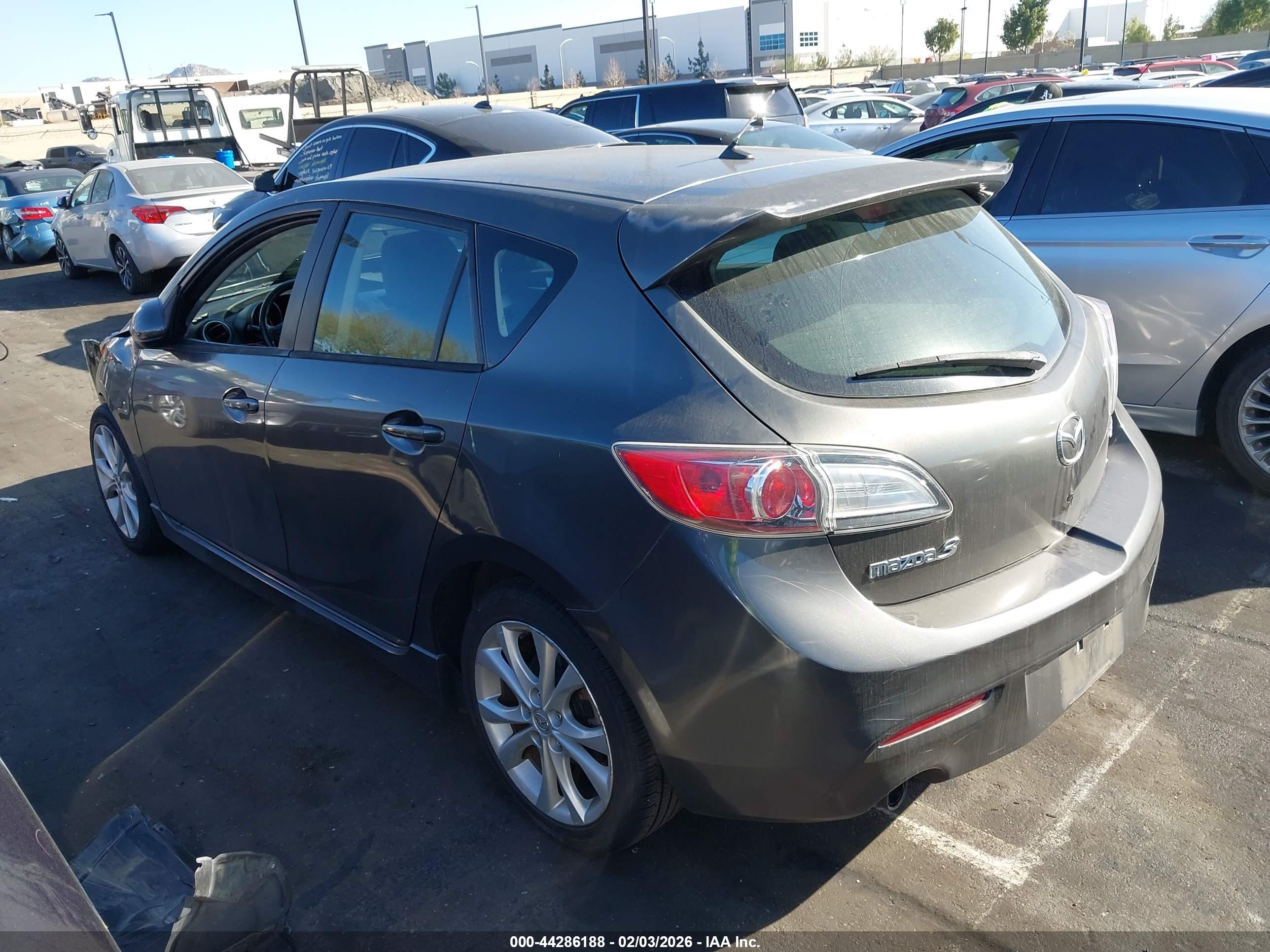 MAZDA MAZDA3 image 3