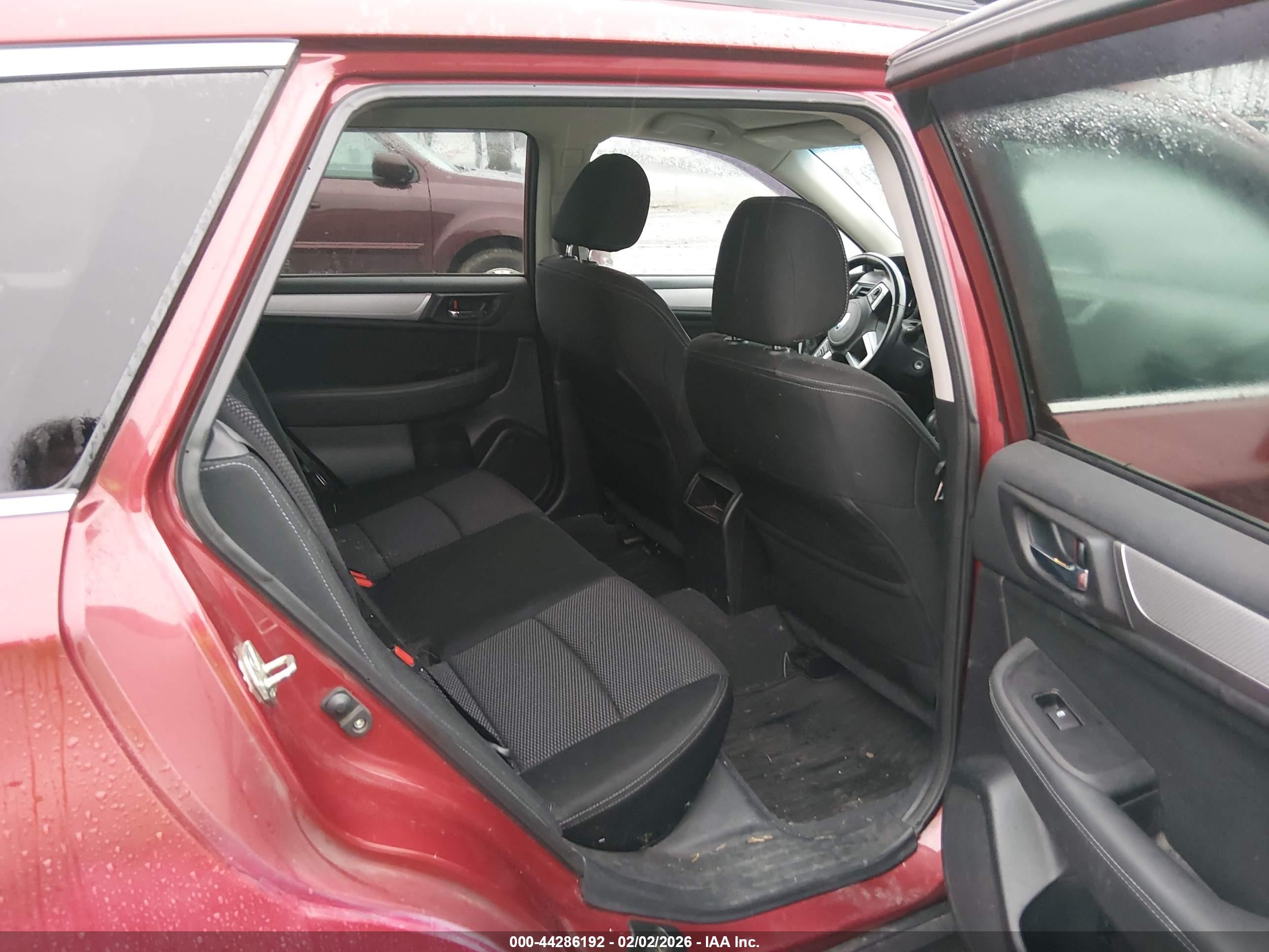 SUBARU OUTBACK image 8
