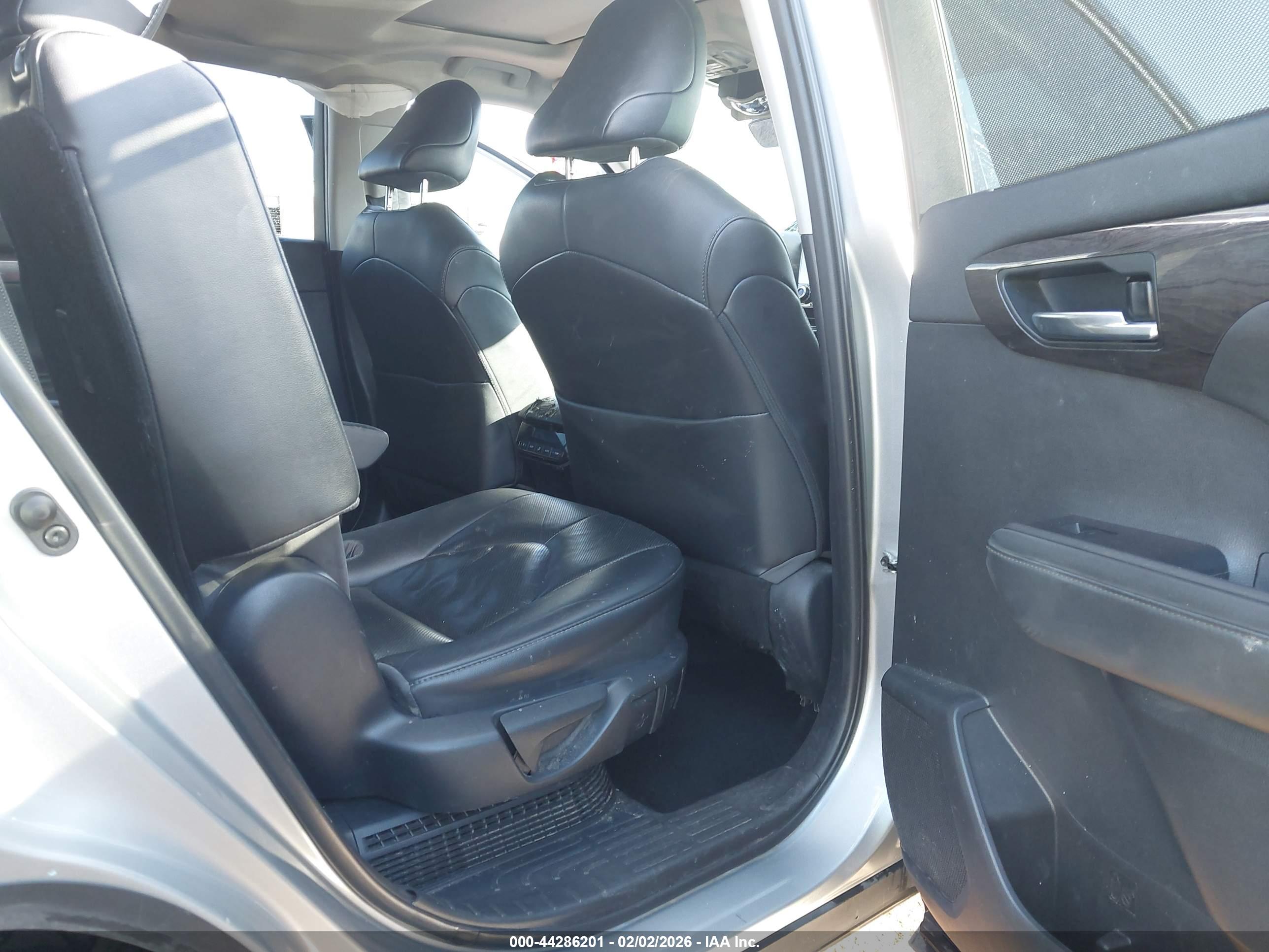 TOYOTA HIGHLANDER image 8