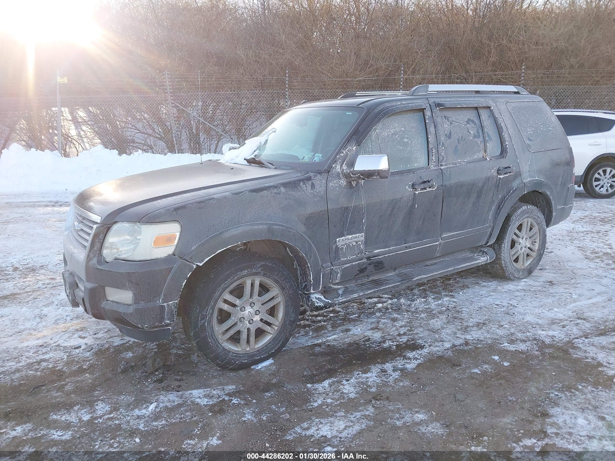FORD EXPLORER image 2
