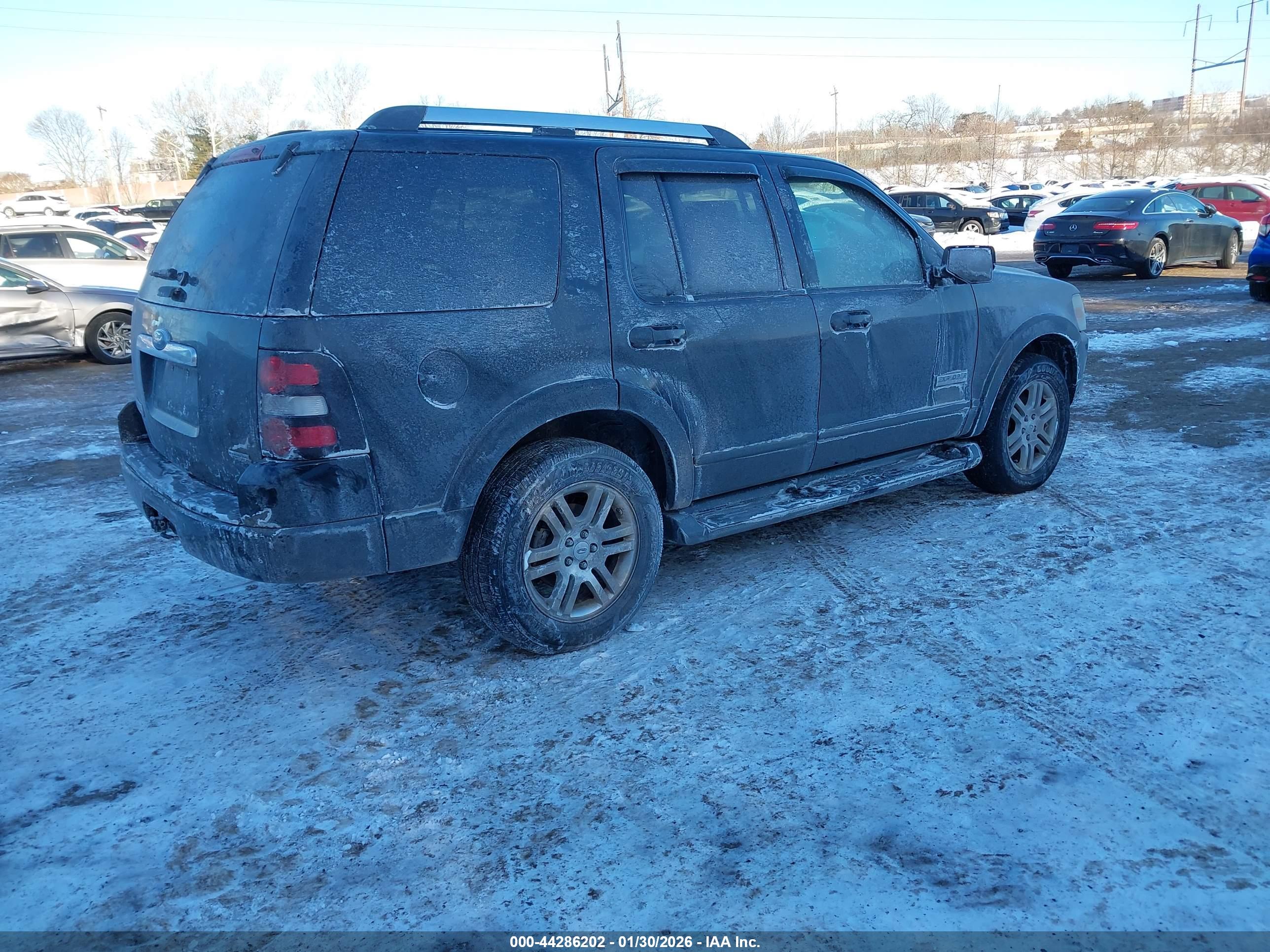 FORD EXPLORER image 4