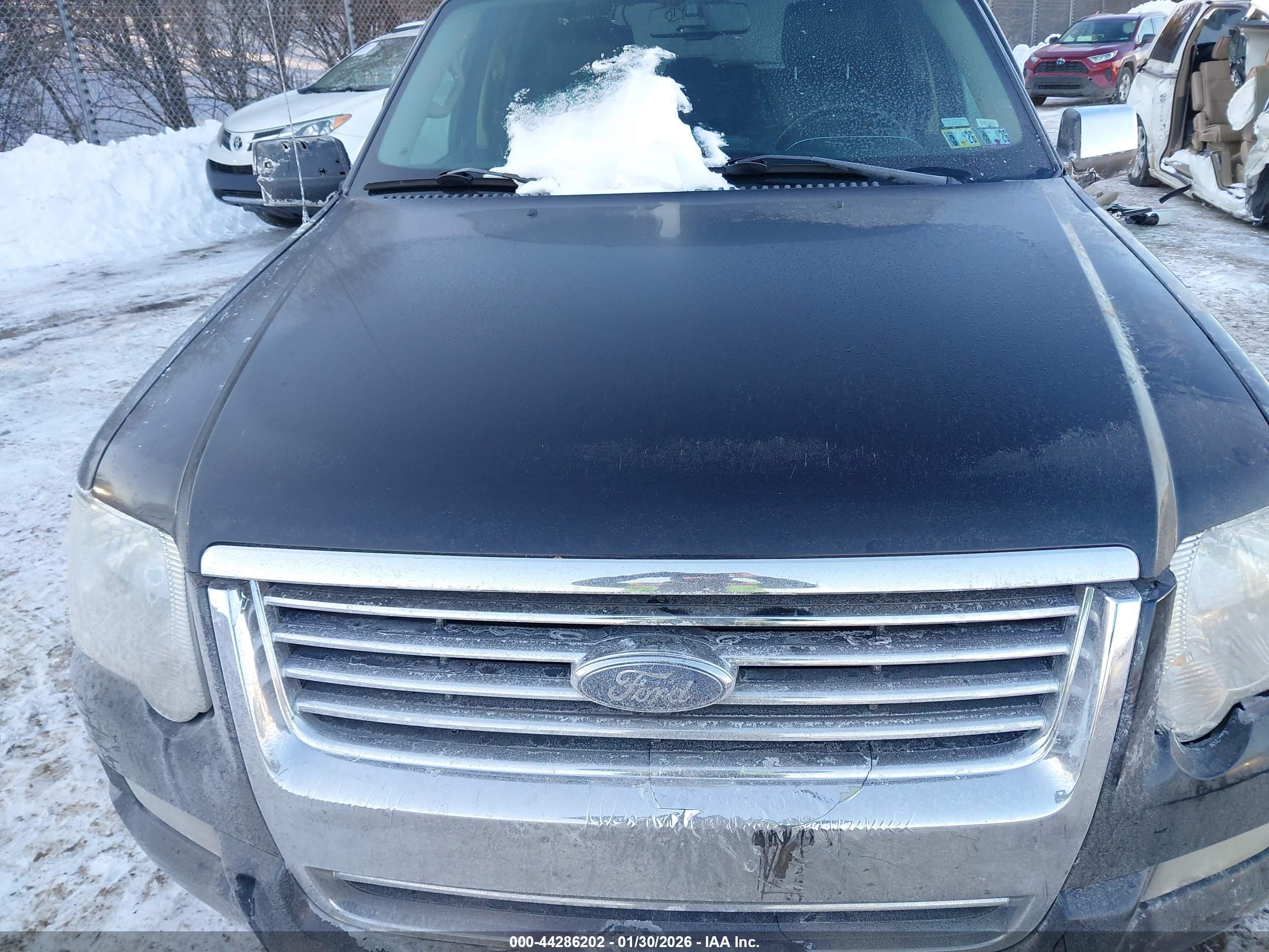 FORD EXPLORER image 6