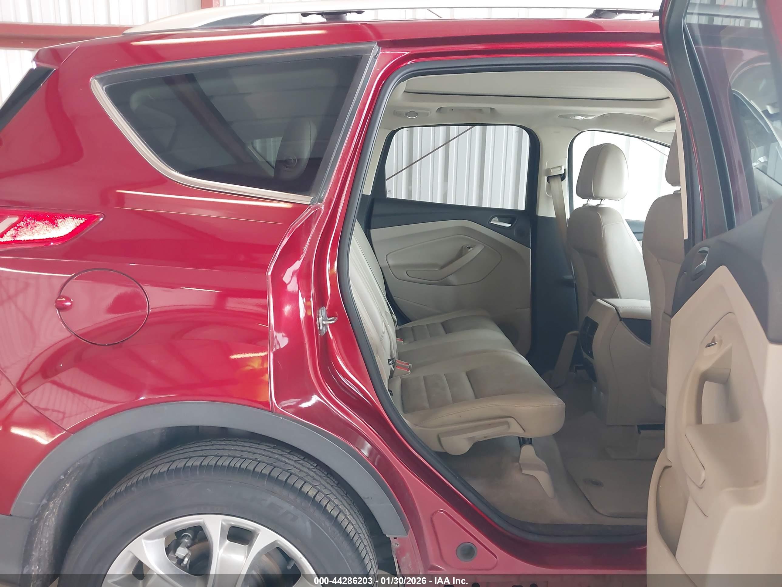 FORD ESCAPE image 8