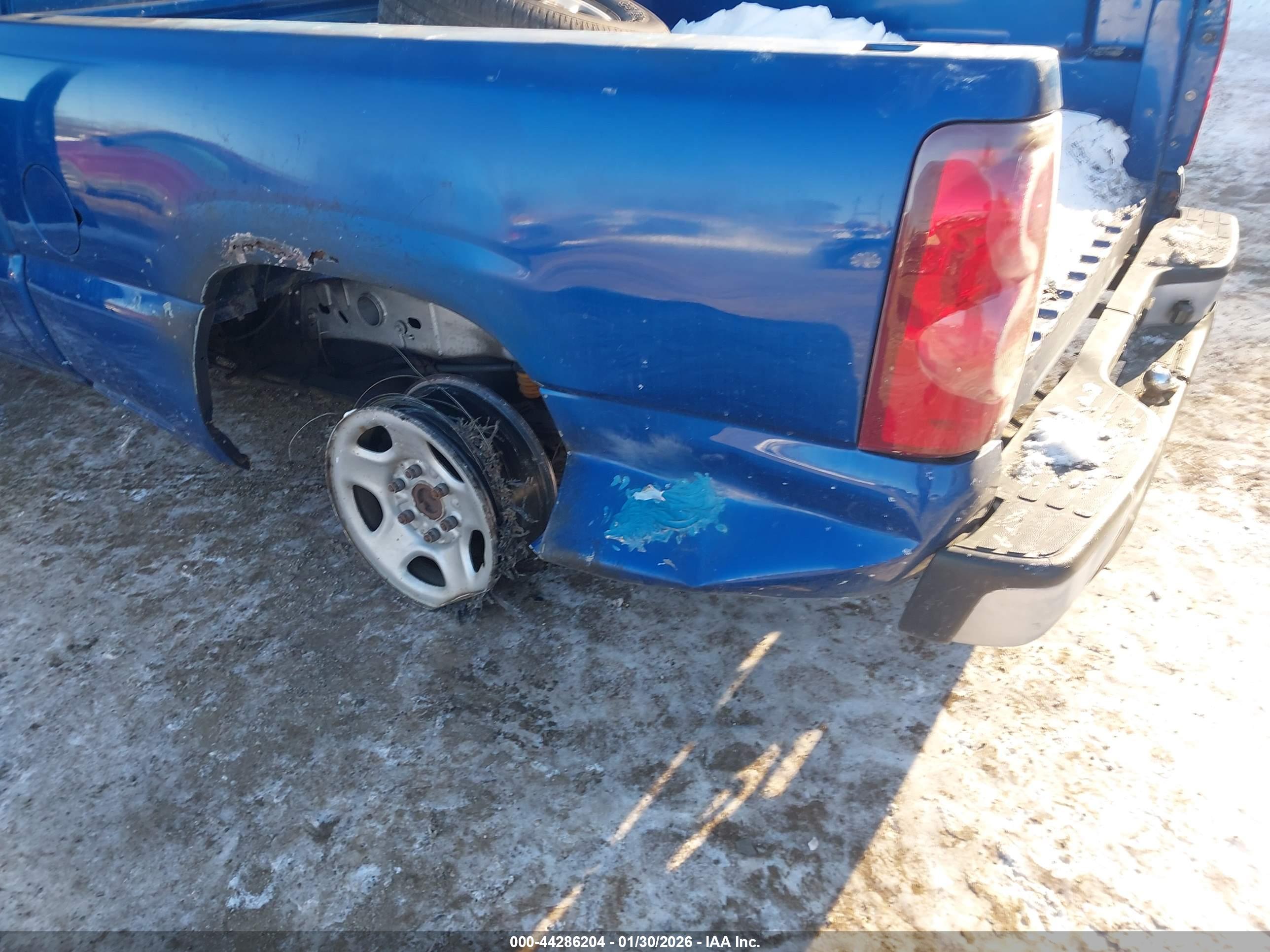 CHEVROLET SILVERADO image 6