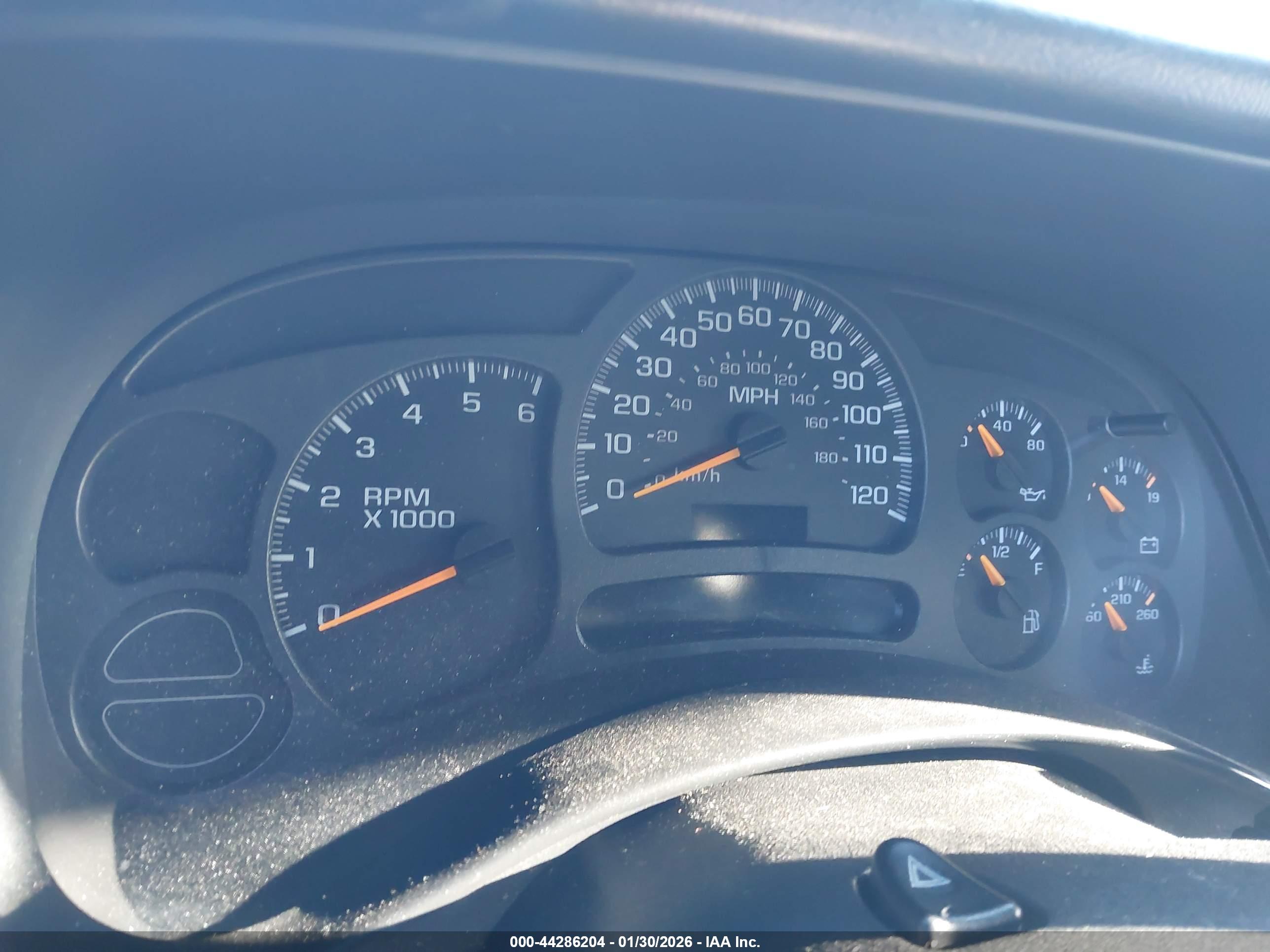 CHEVROLET SILVERADO image 7