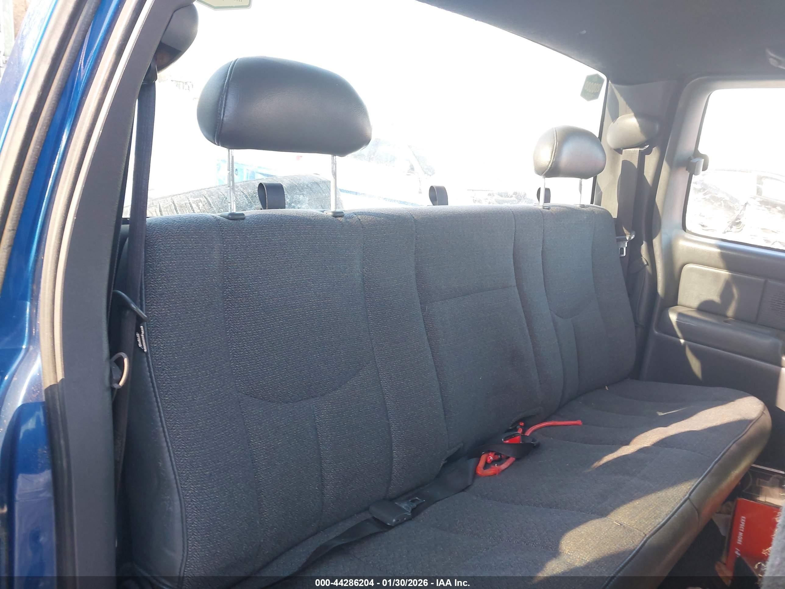 CHEVROLET SILVERADO image 8
