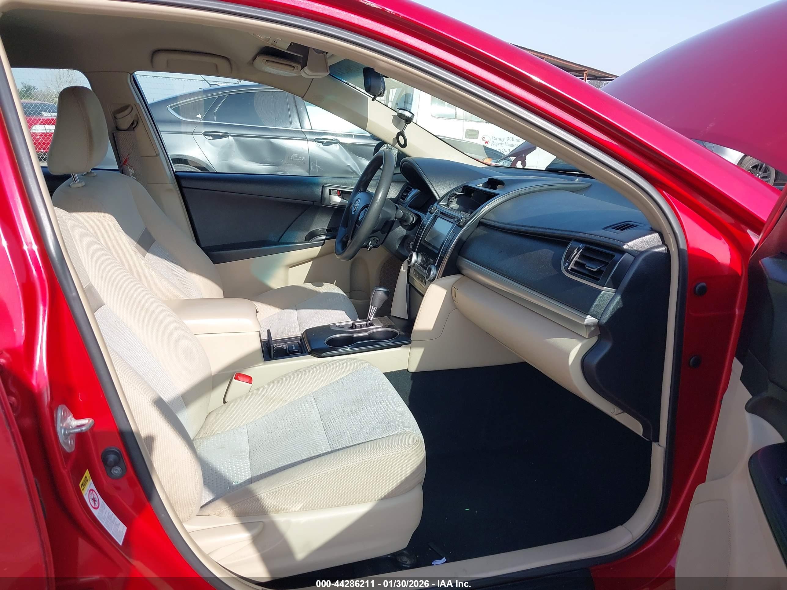 TOYOTA CAMRY image 5