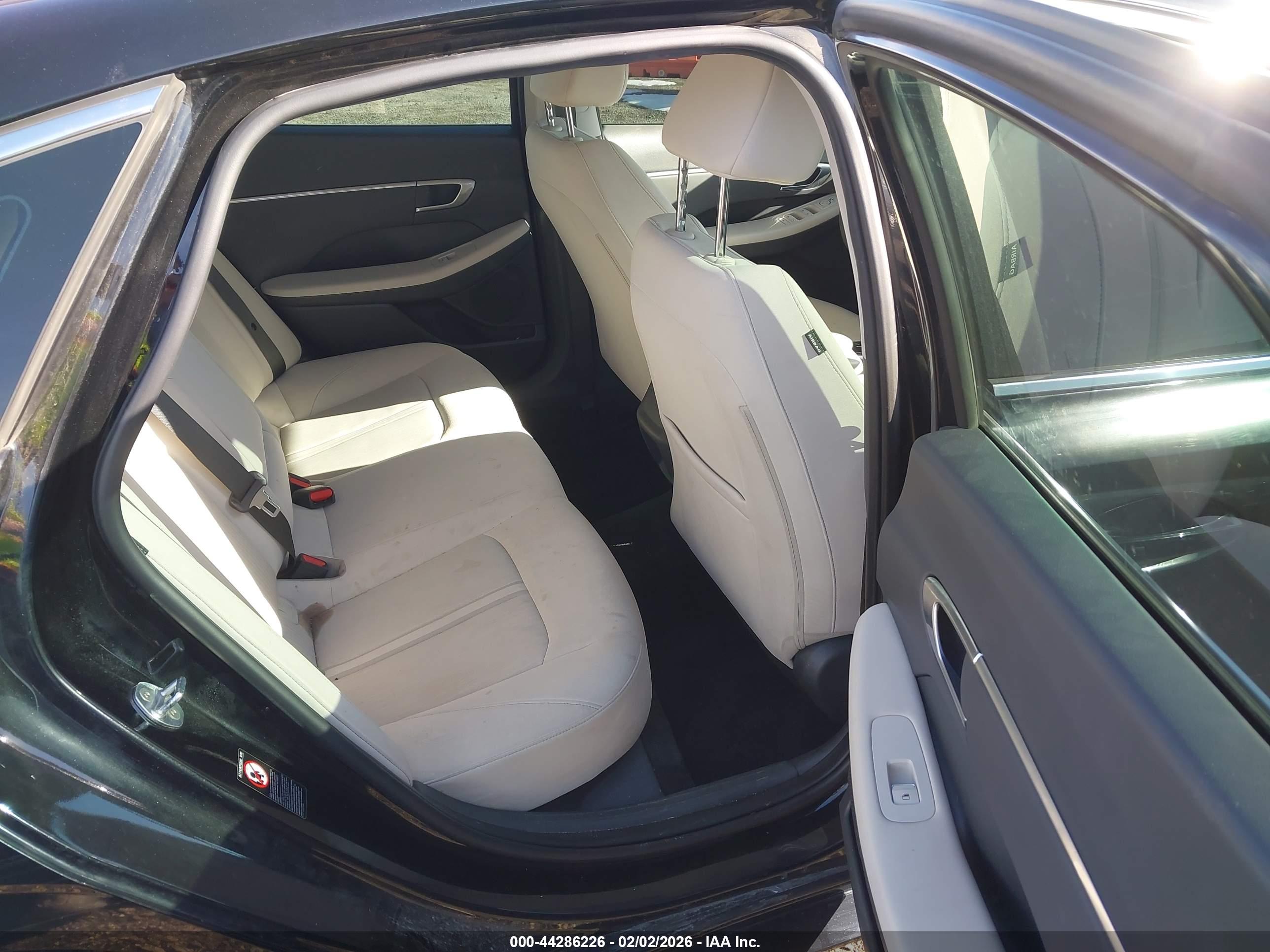 HYUNDAI SONATA image 8