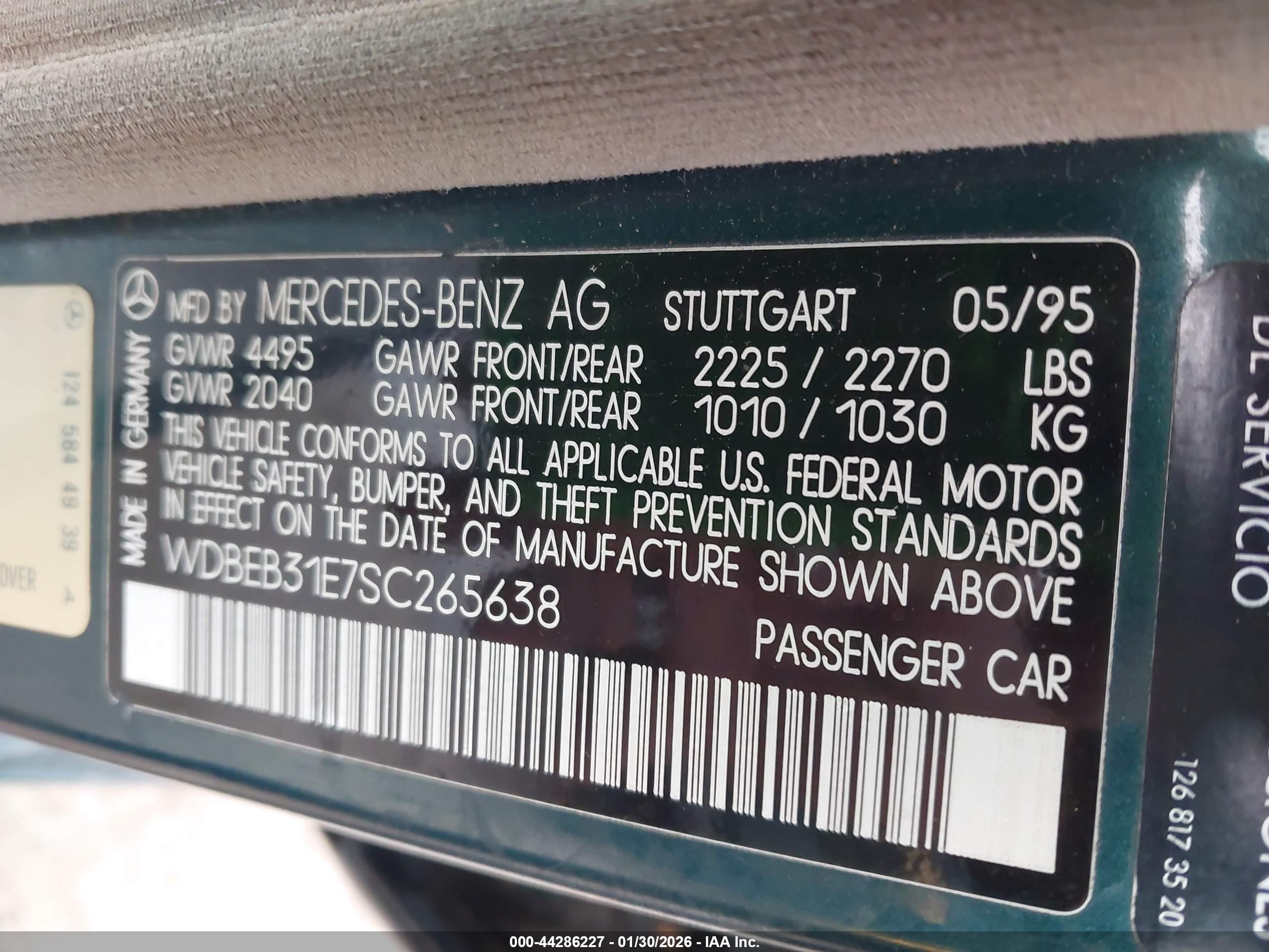 MERCEDES-BENZ E image 9