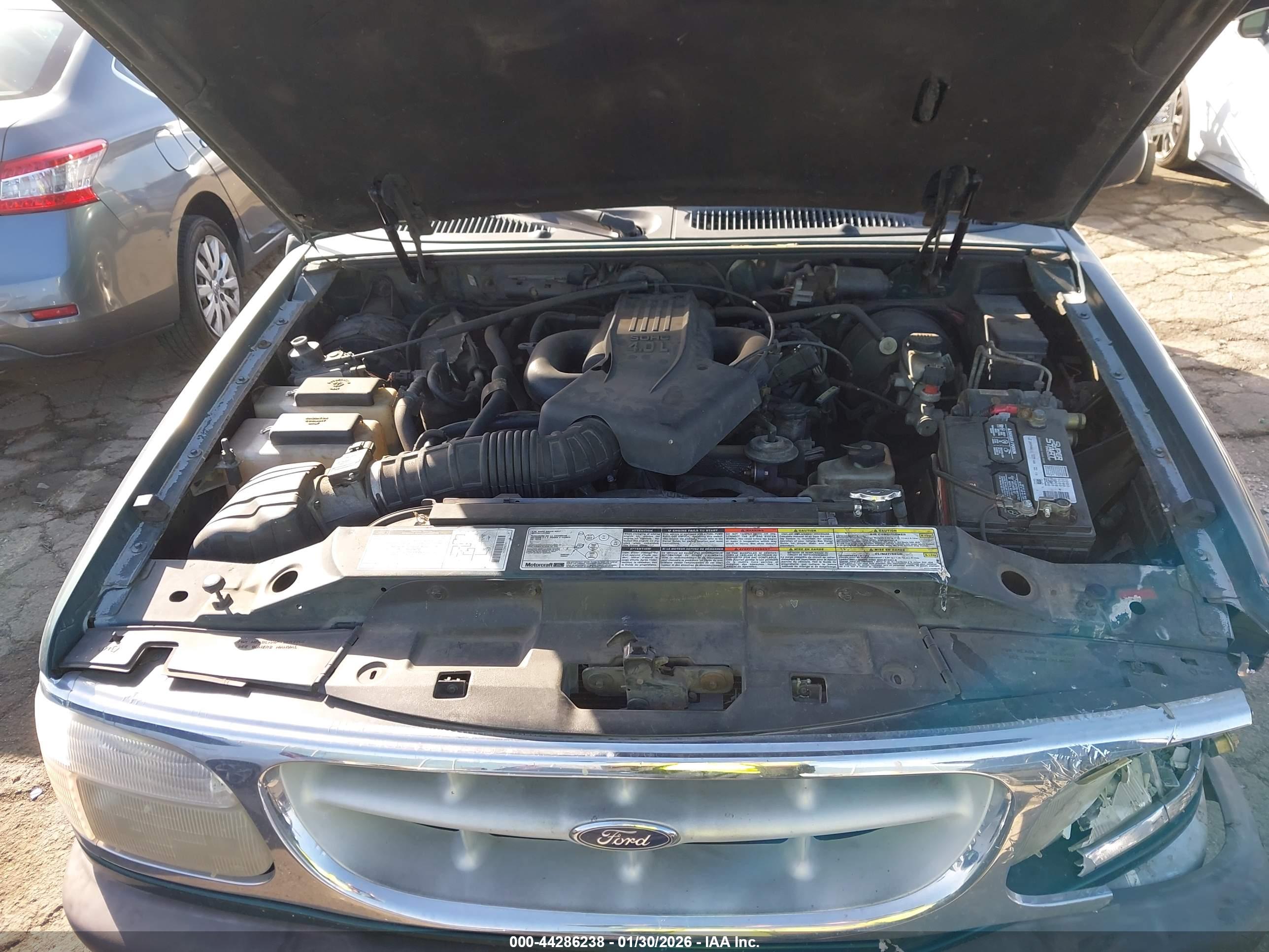 FORD EXPLORER image 10