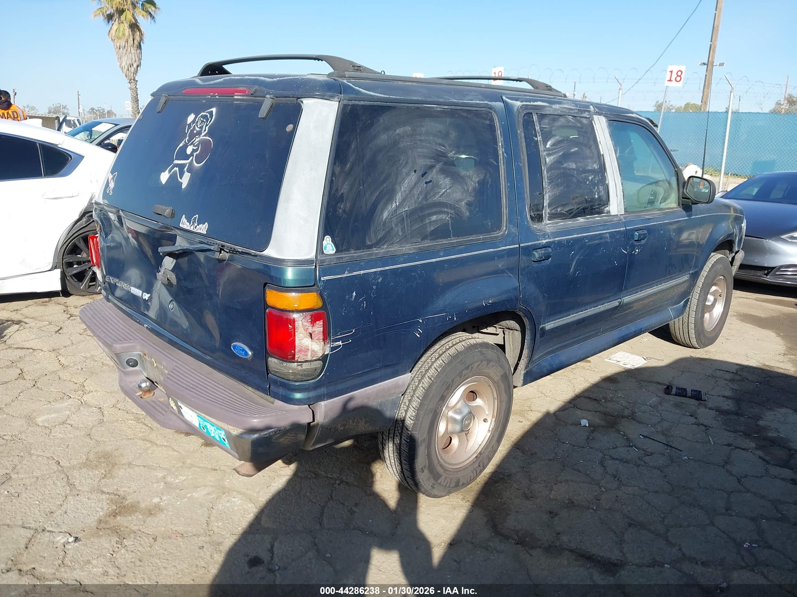 FORD EXPLORER image 4