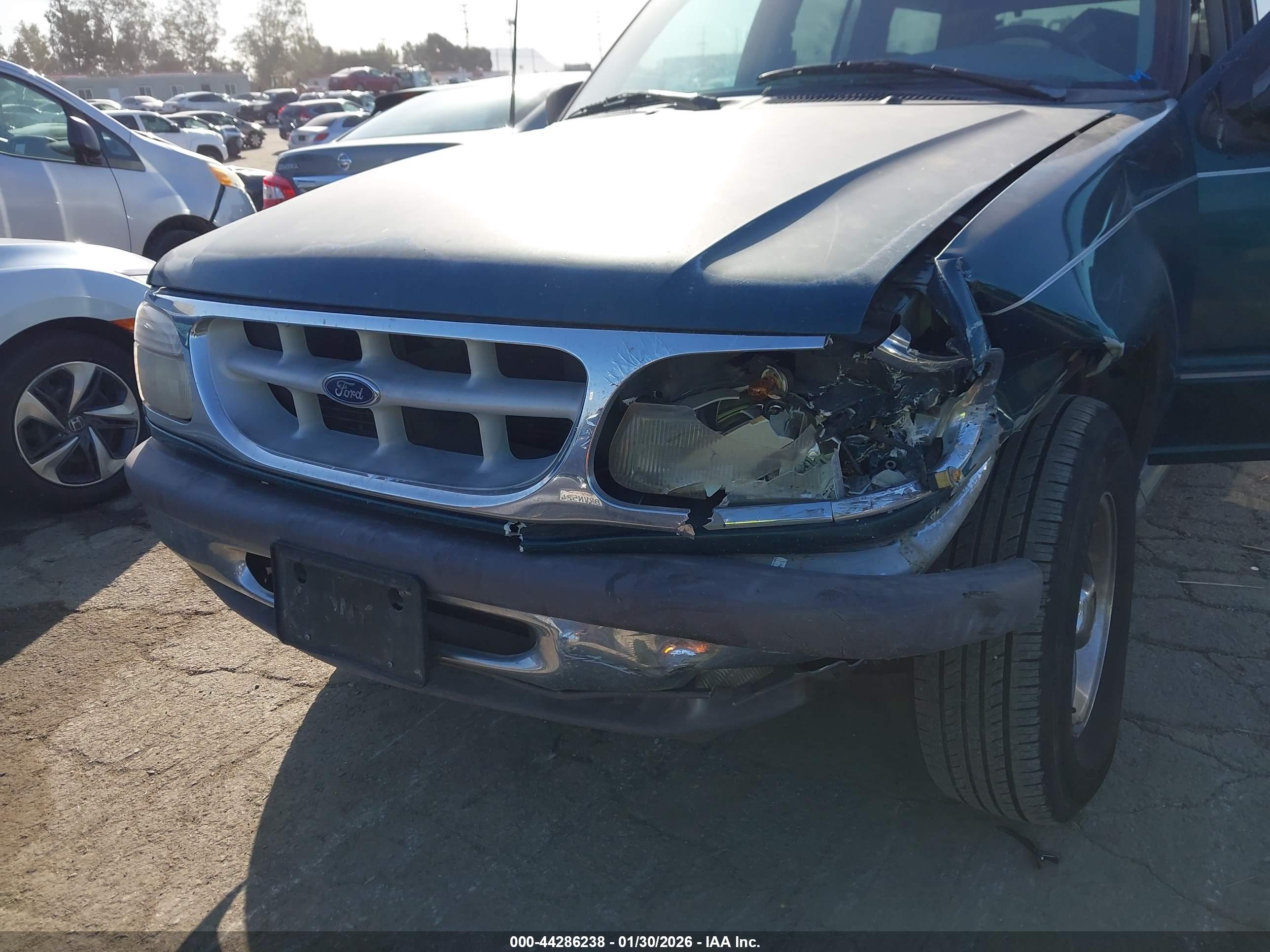 FORD EXPLORER image 6