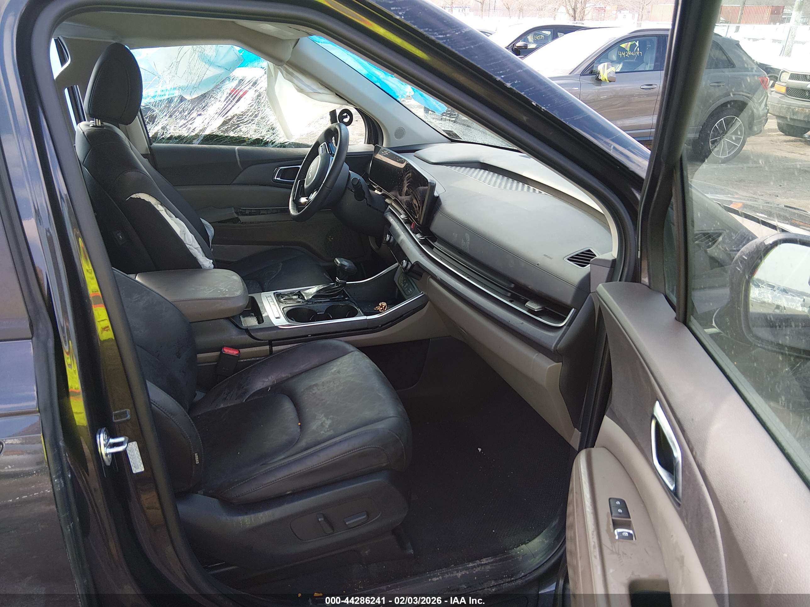 KIA CARNIVAL image 5